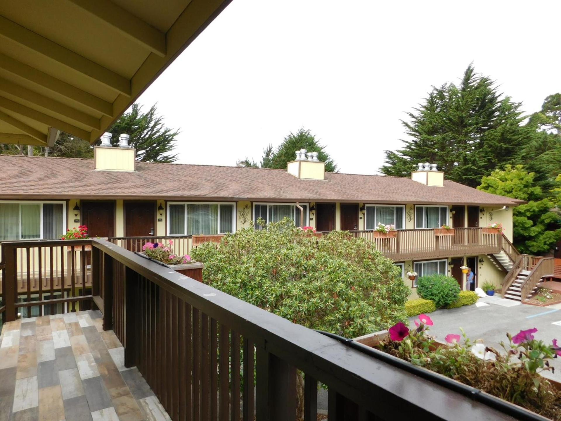 Deer Haven Inn photo 23