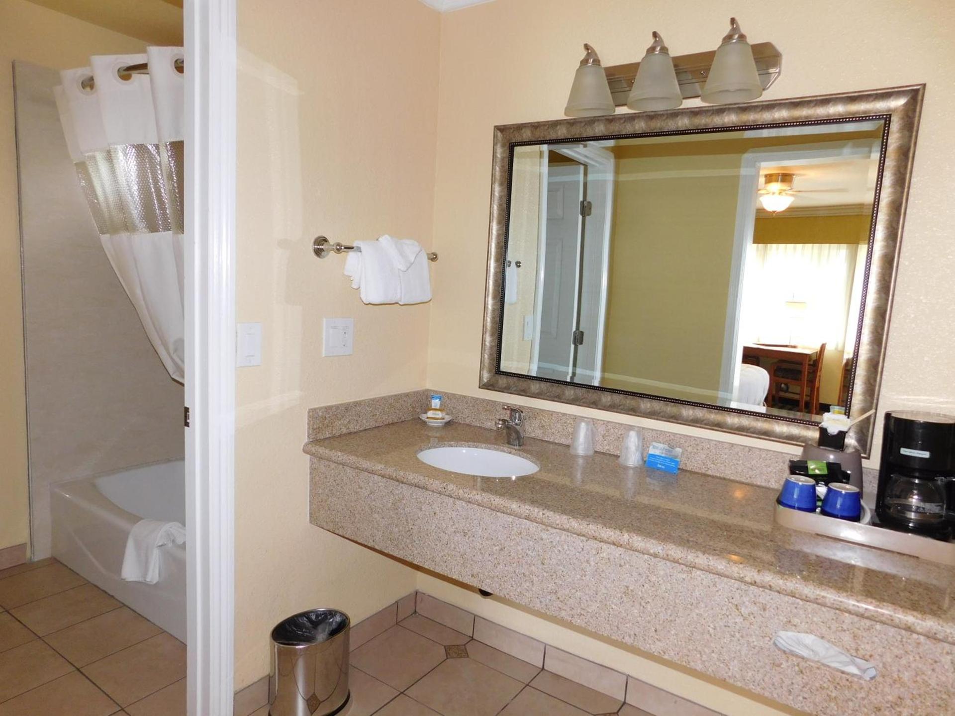 Deer Haven Inn photo 24