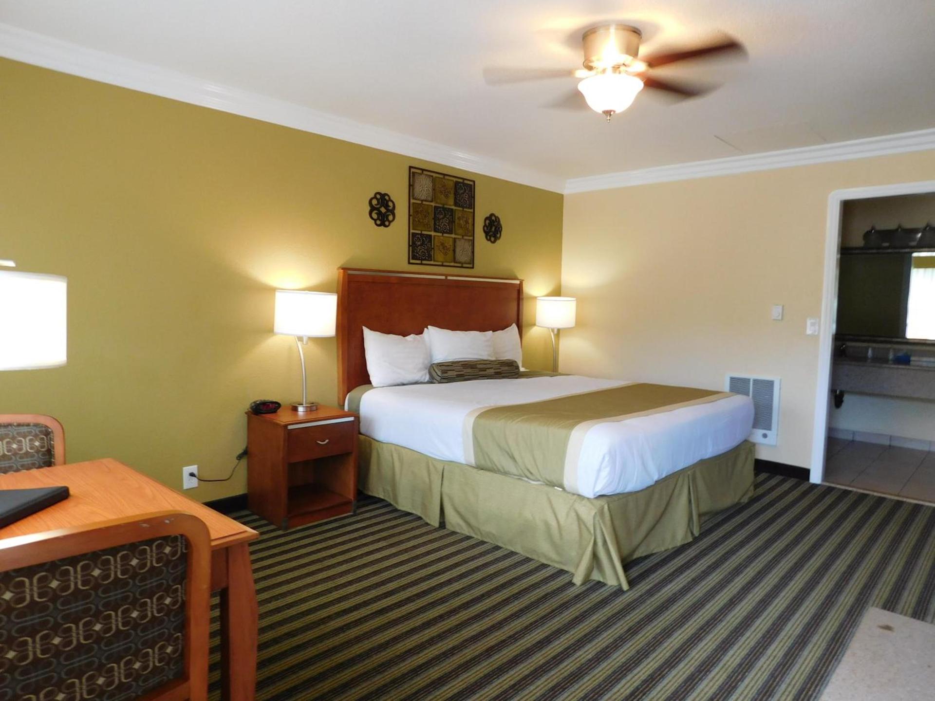 Deer Haven Inn photo 27