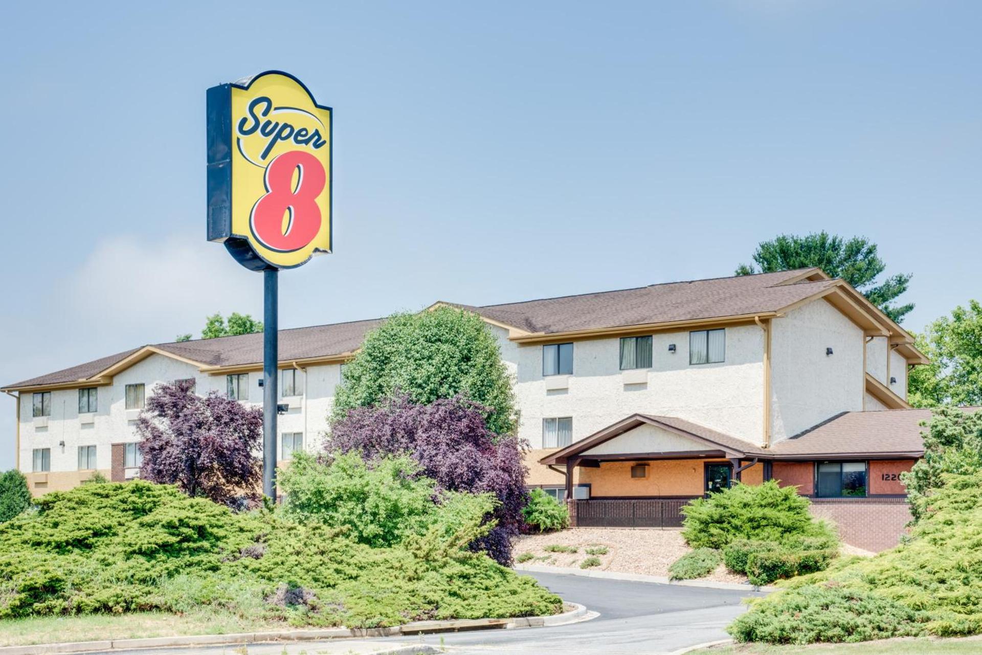 Super 8 by Wyndham Hagerstown I-70 photo 16