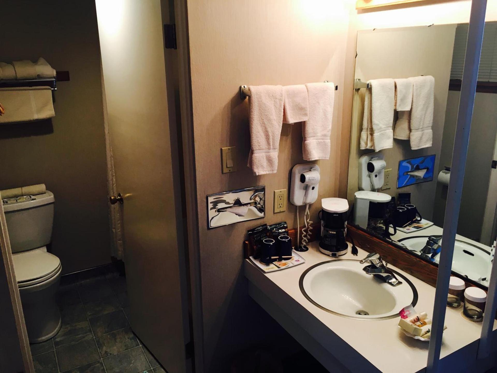Flagship Inn photo 8