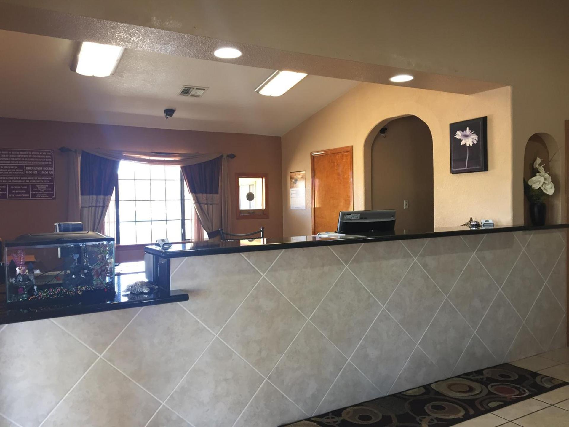 Royal Inn Pearsall photo 15