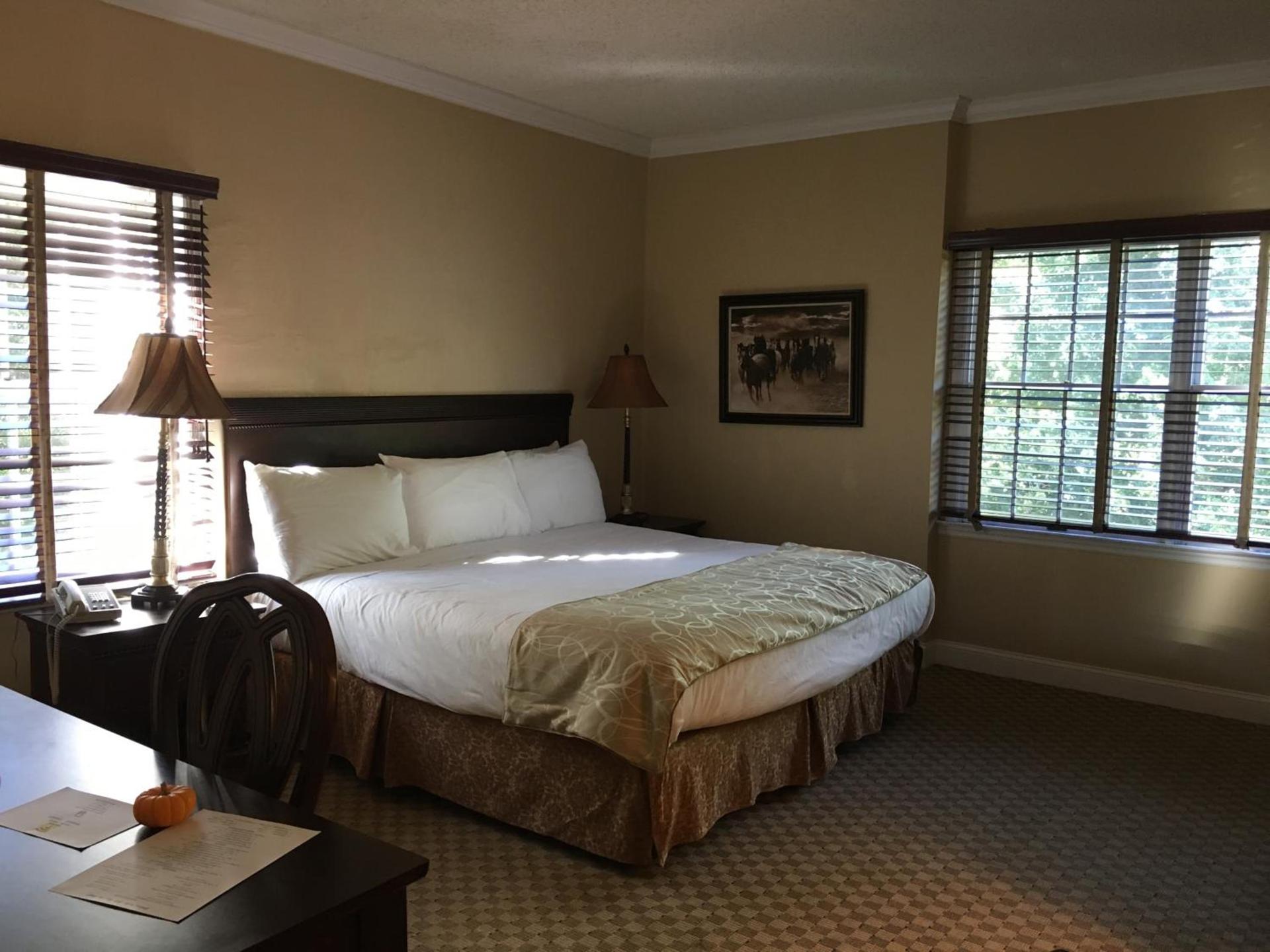 Colts Neck Inn Hotel photo 25
