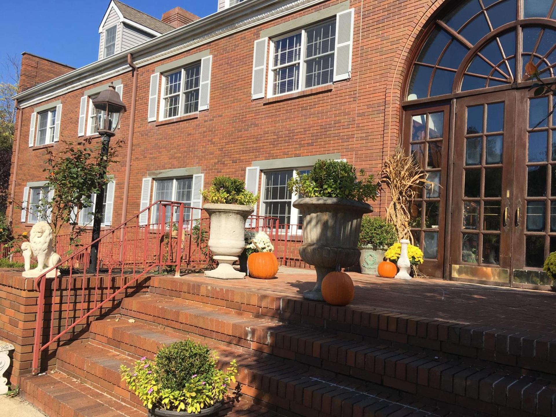 Colts Neck Inn Hotel photo 53