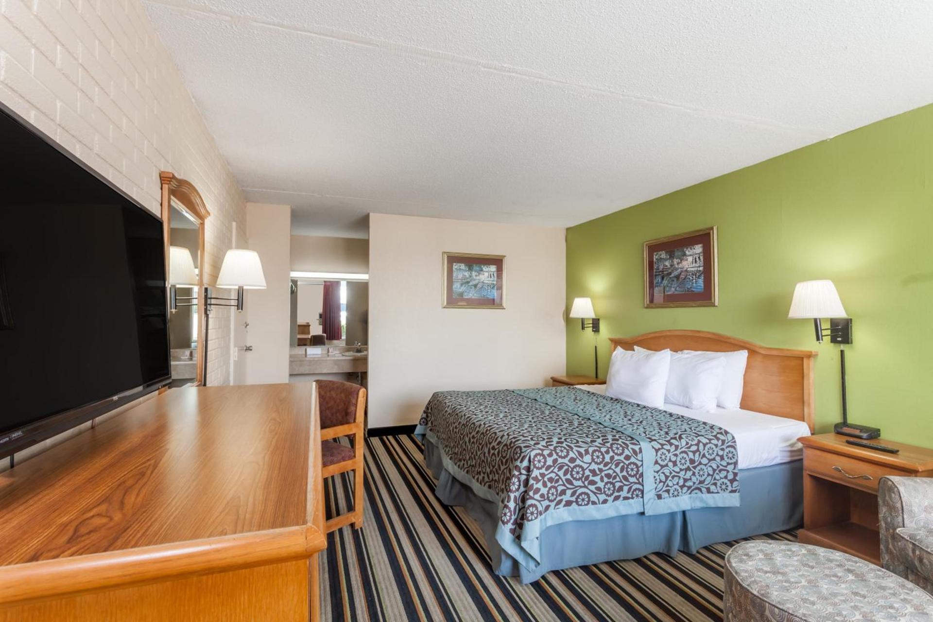 Days Inn by Wyndham Jackson photo 21