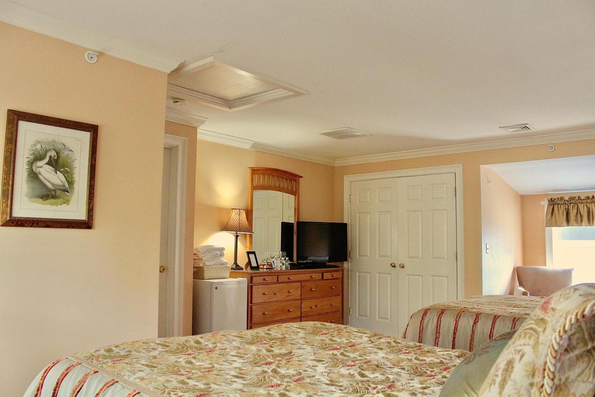 Compass Rose Inn photo 49