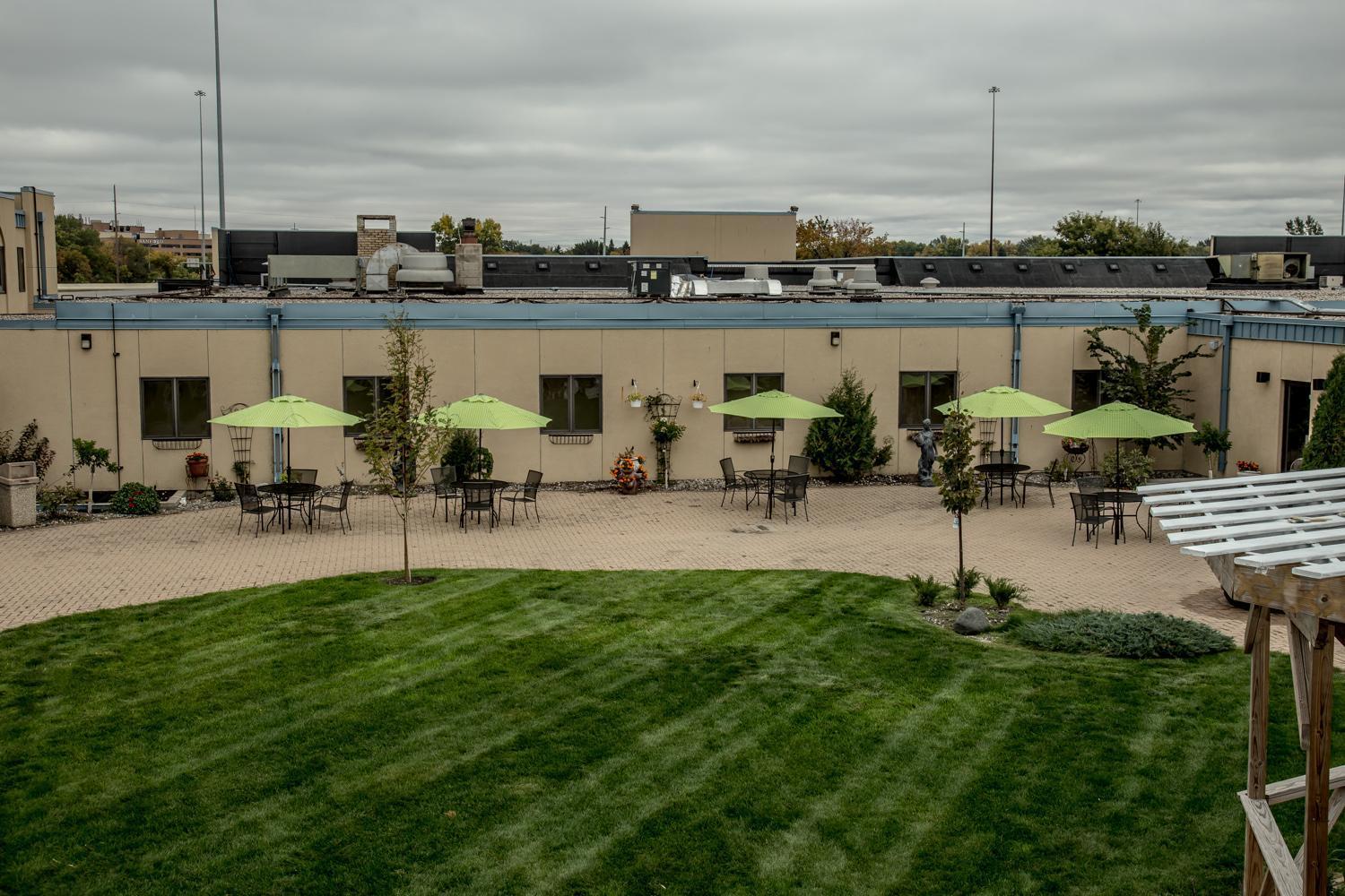 Baymont by Wyndham Fargo photo 1