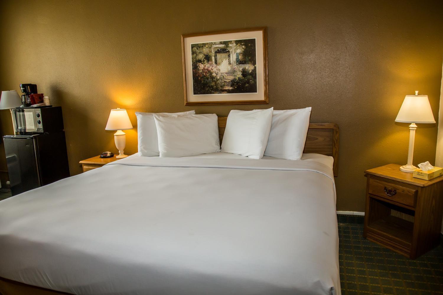 Baymont by Wyndham Fargo photo 20