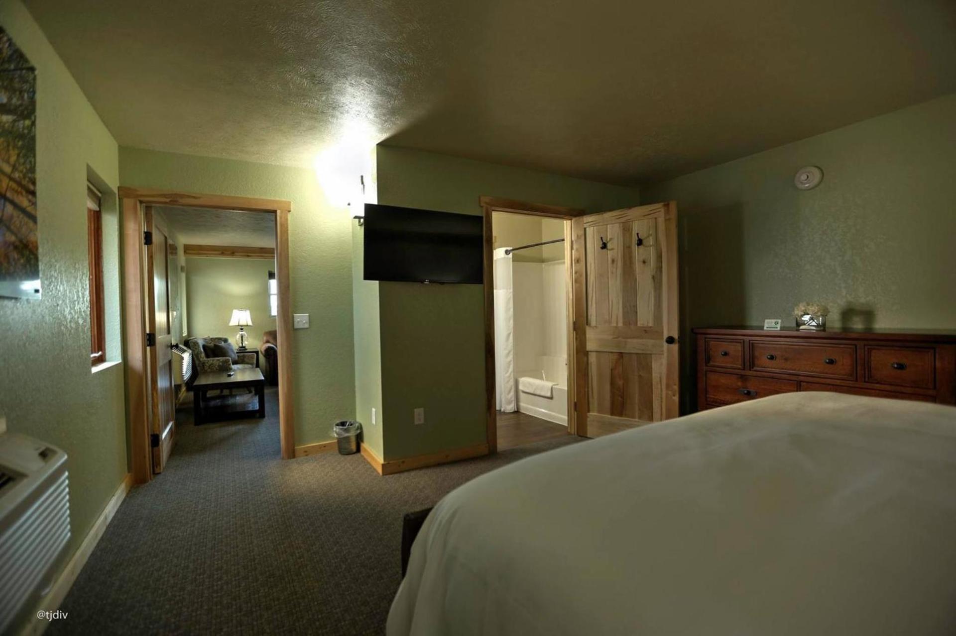 Roam Inn photo 47
