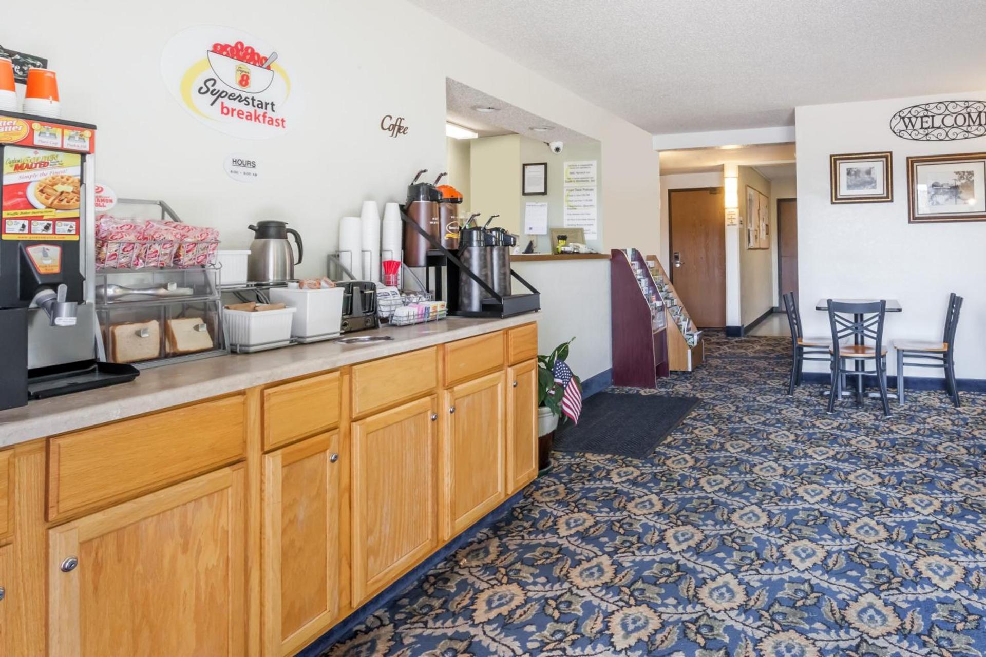 Super 8 by Wyndham Norwich photo 20