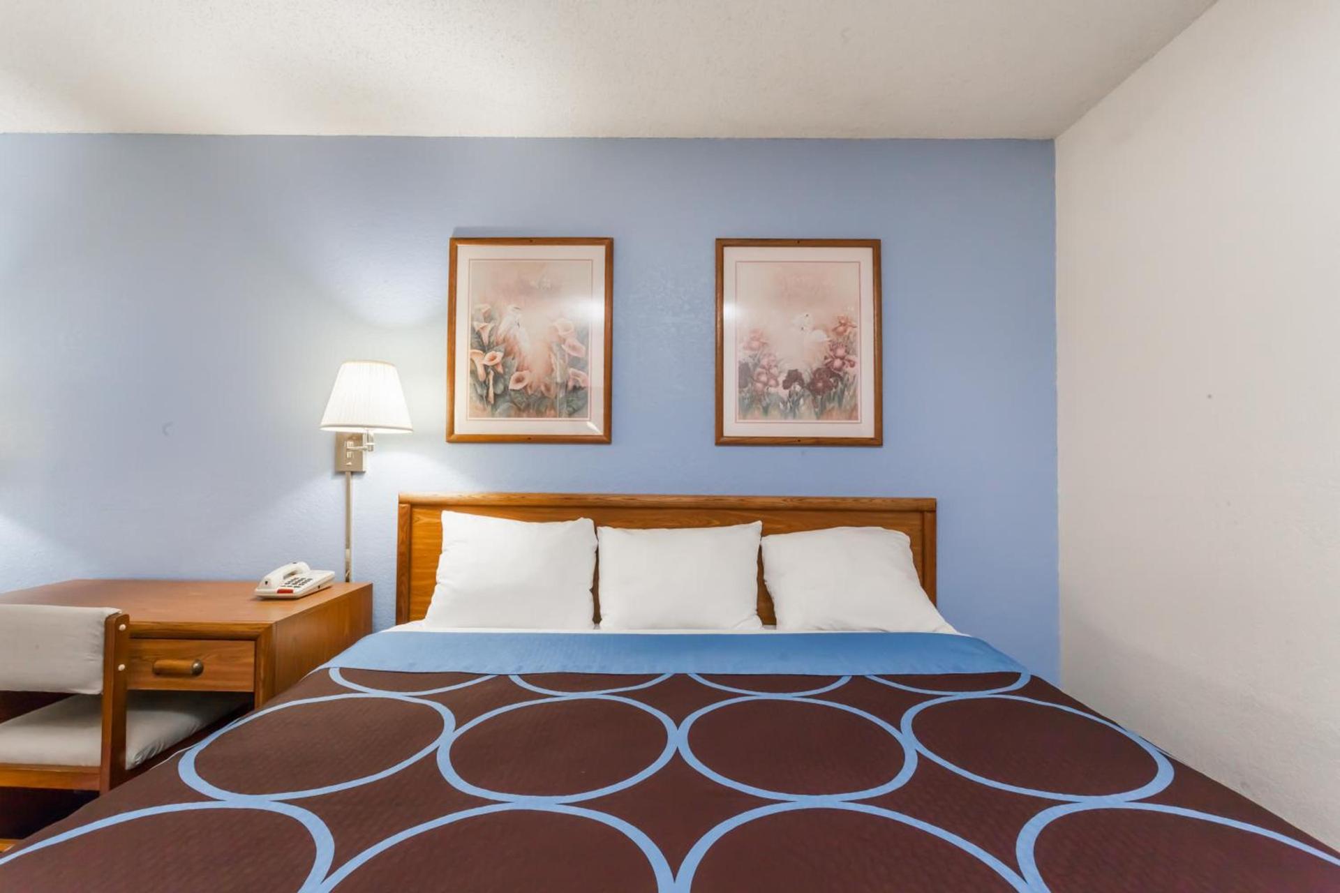 Super 8 by Wyndham Norwich photo 22