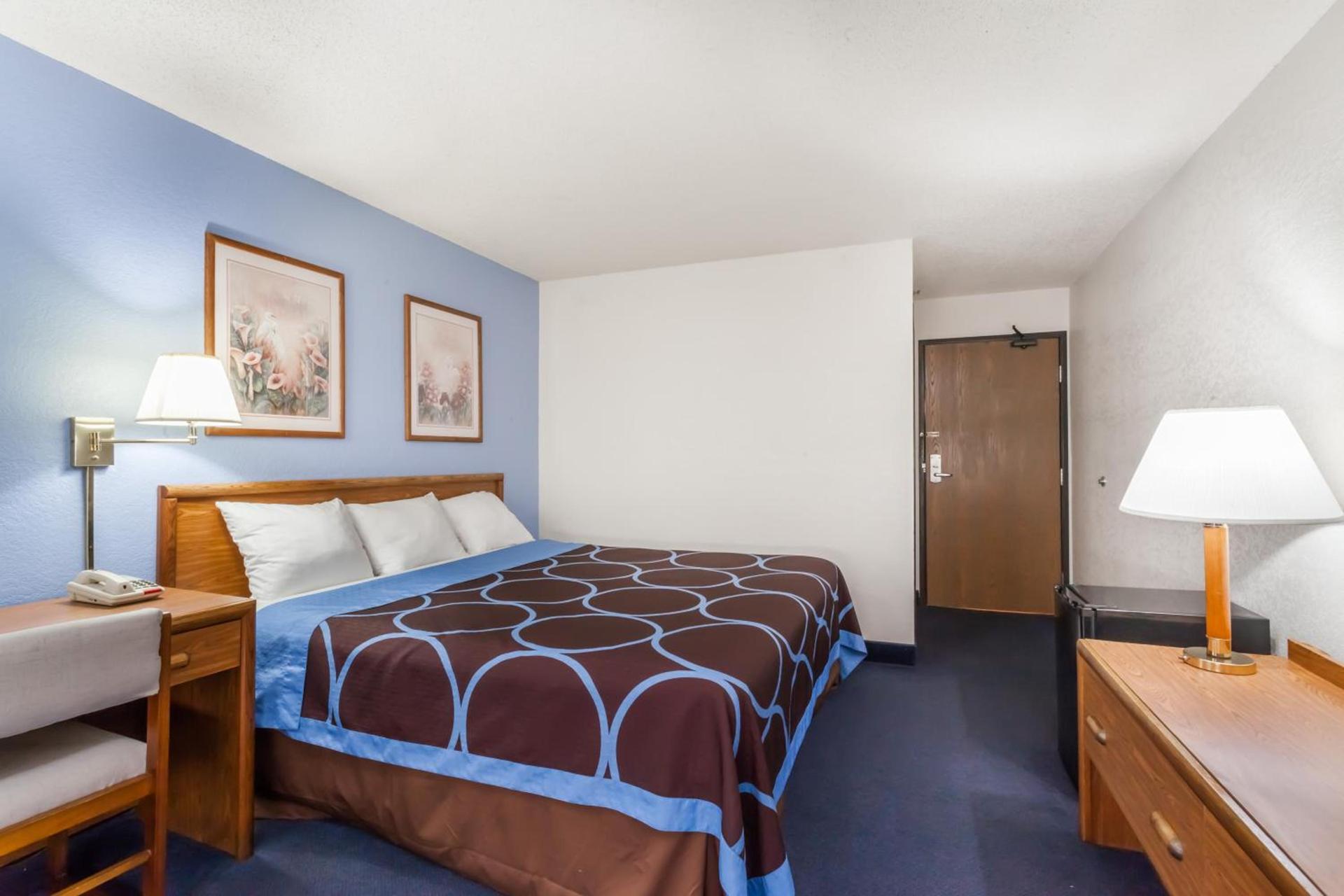 Super 8 by Wyndham Norwich photo 24