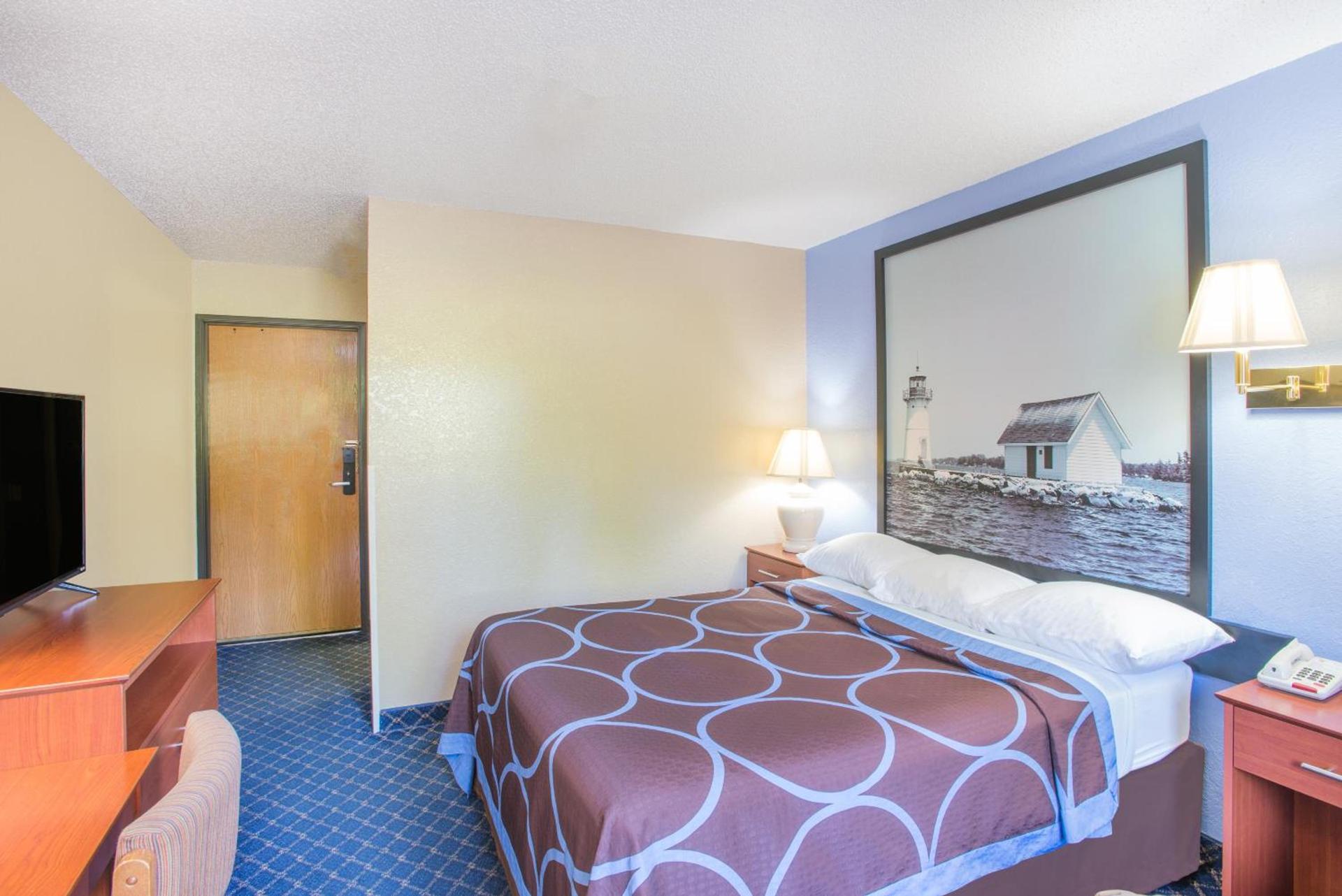 Super 8 by Wyndham Massena NY photo 34