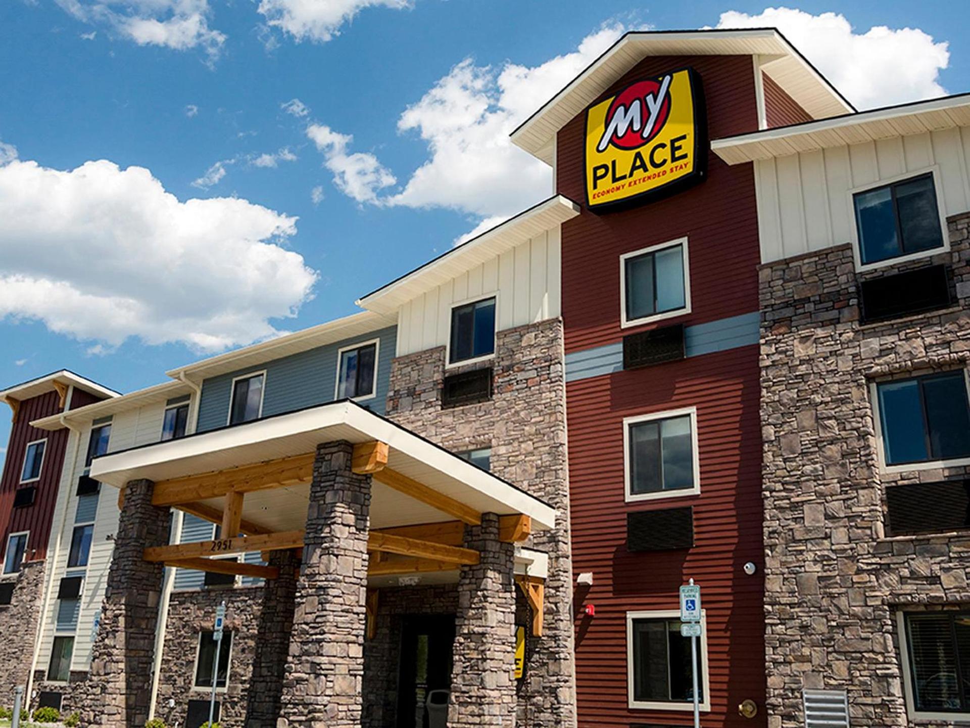 My Place Hotel-Grand Forks, ND photo 2