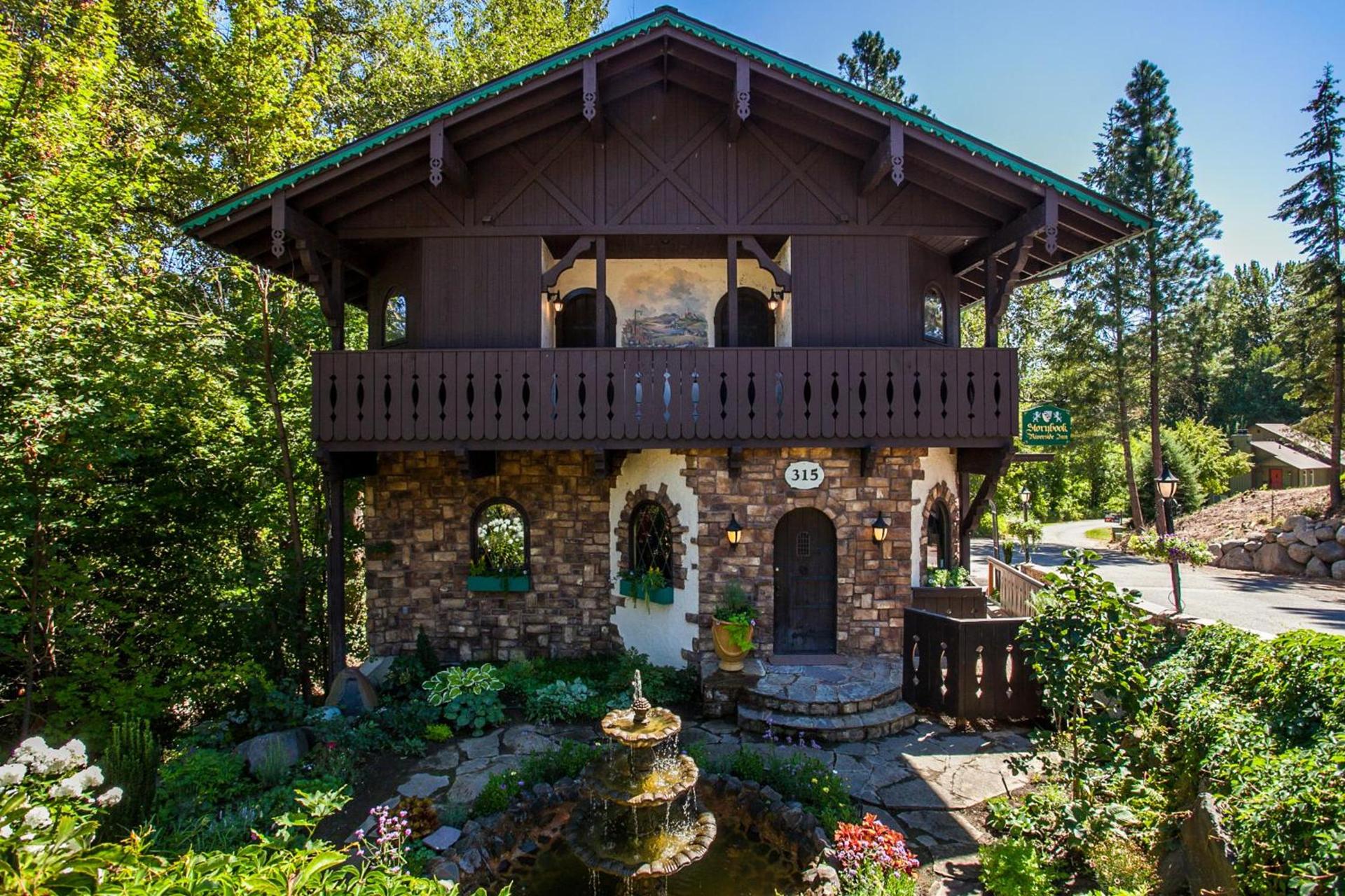Storybook Riverside Inn photo 1