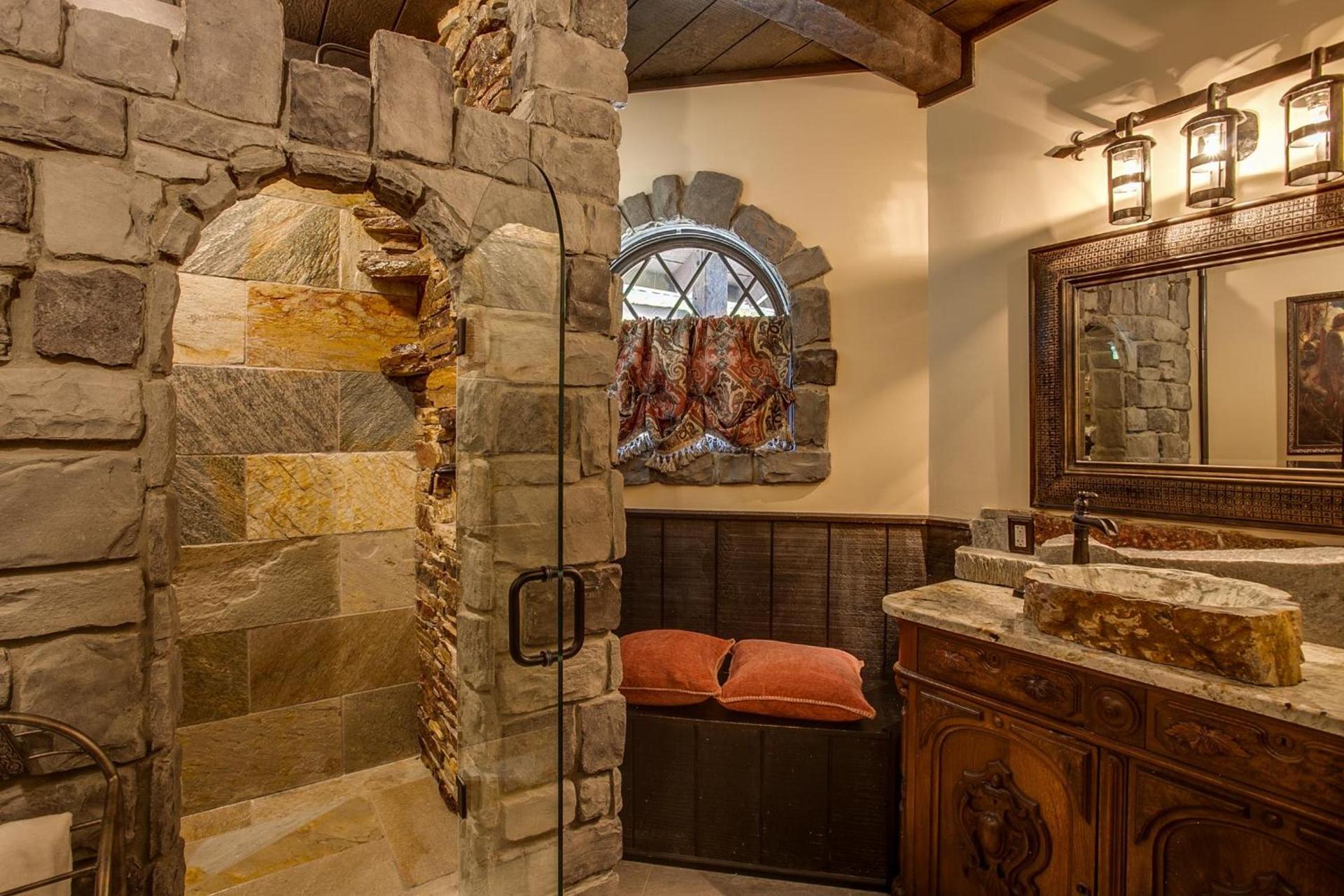 Storybook Riverside Inn photo 17