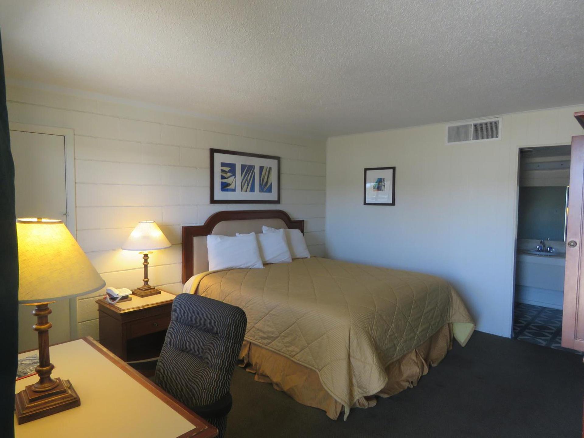 Economy Inn photo 14