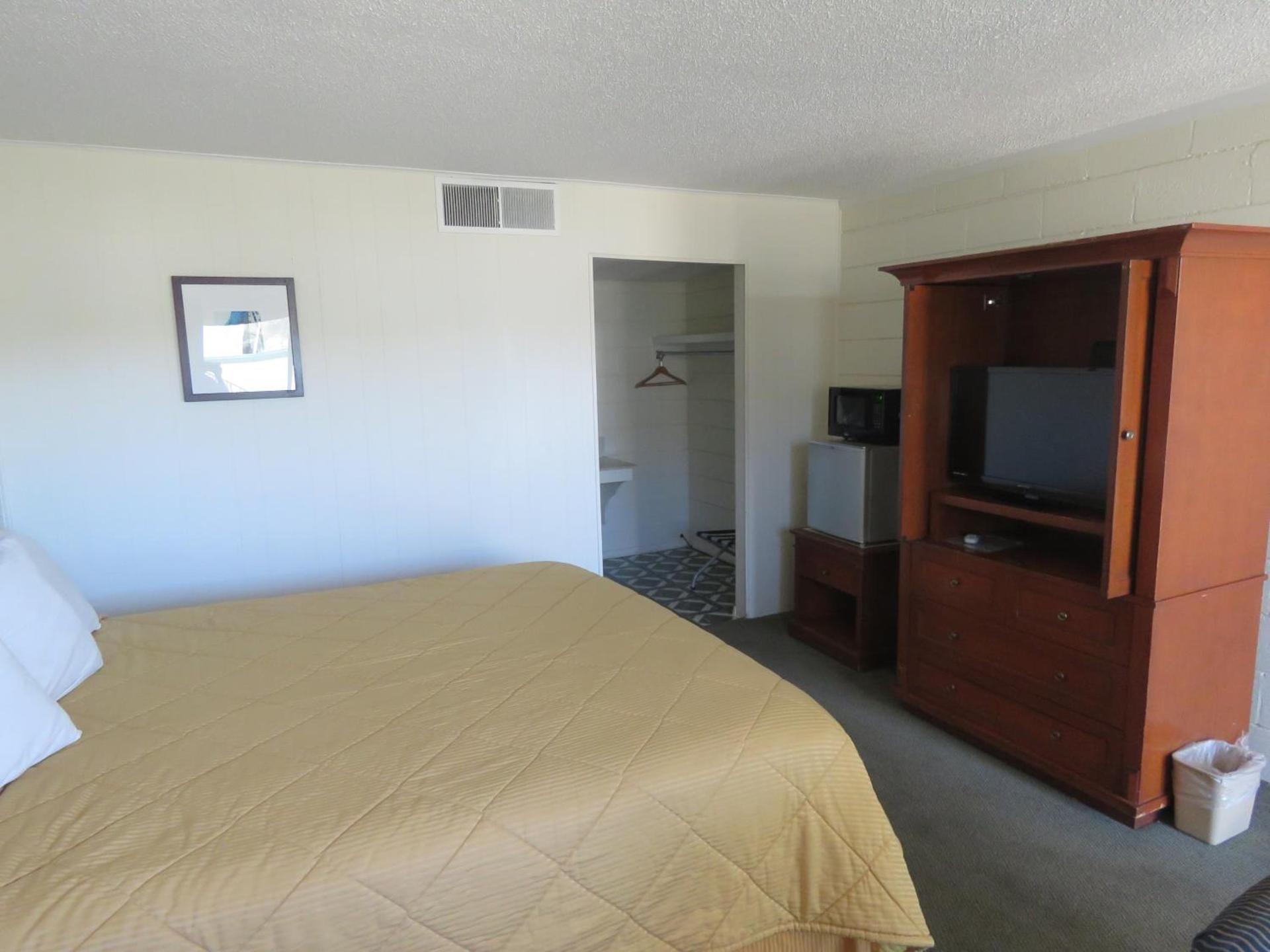 Economy Inn photo 15