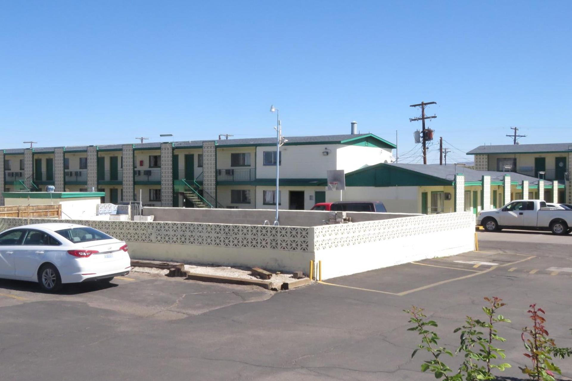 Economy Inn photo 17