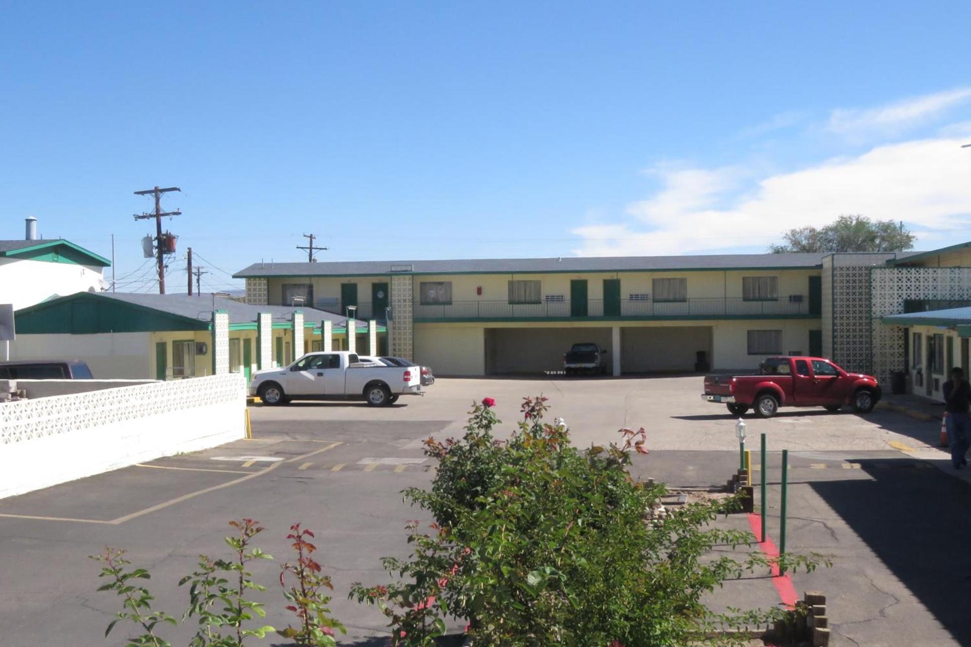 Economy Inn photo 24