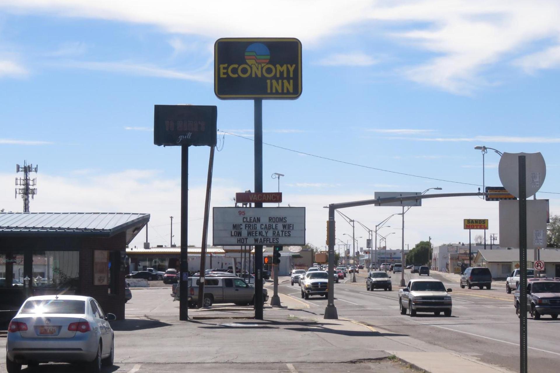 Economy Inn photo 20