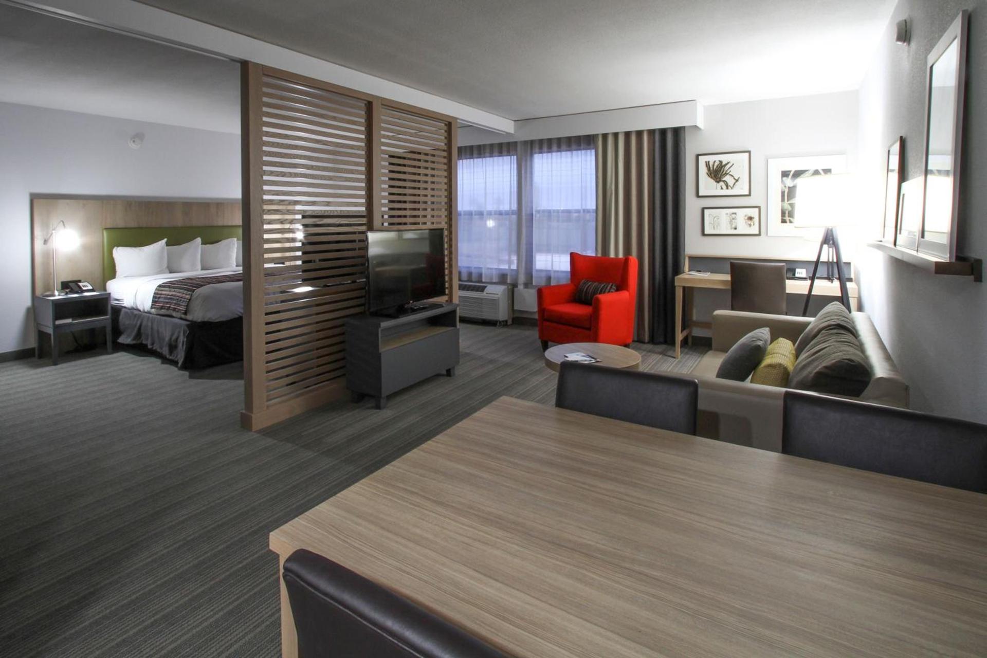 GreenTree Inn & Suites Phoenix Sky Harbor photo 10
