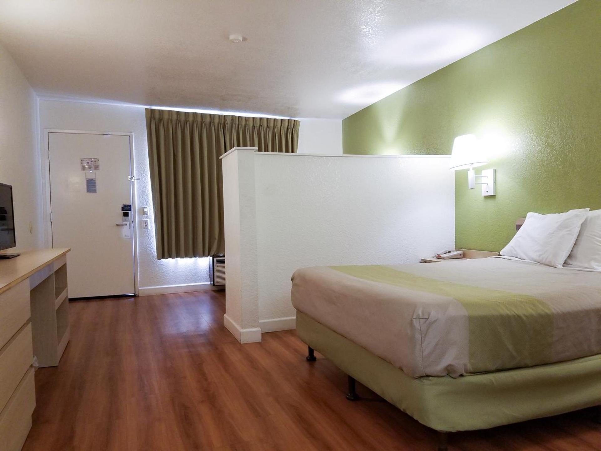 Motel 6 Hemet photo 39