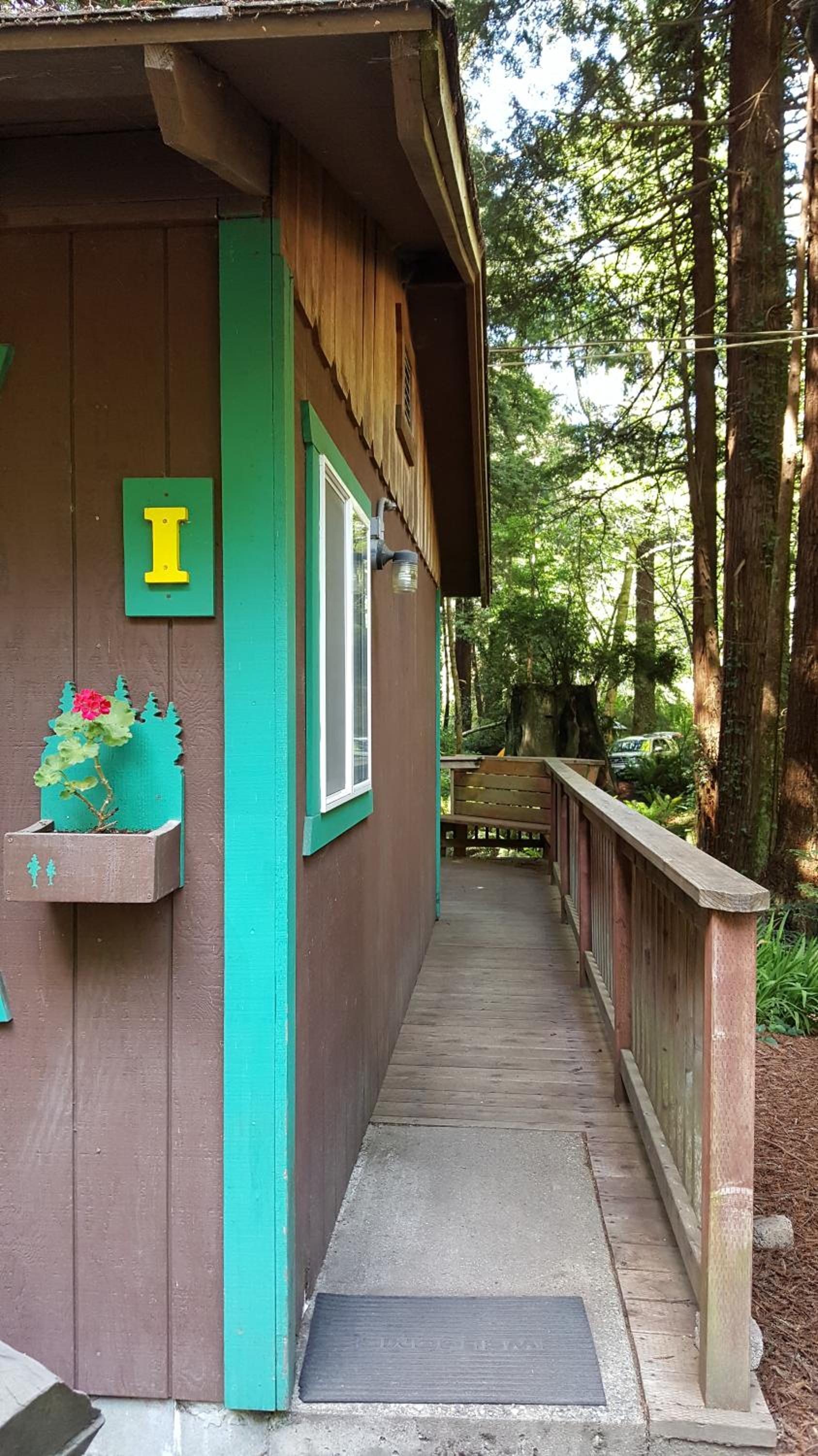 Emerald Forest Cabins photo 97