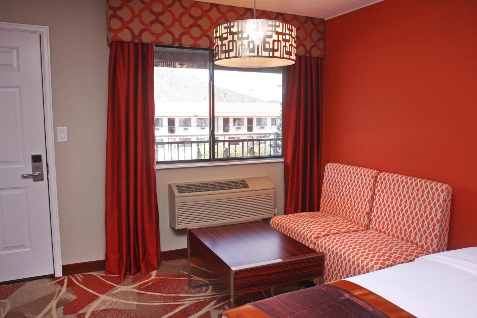 Gateway Inn and Suites photo 65