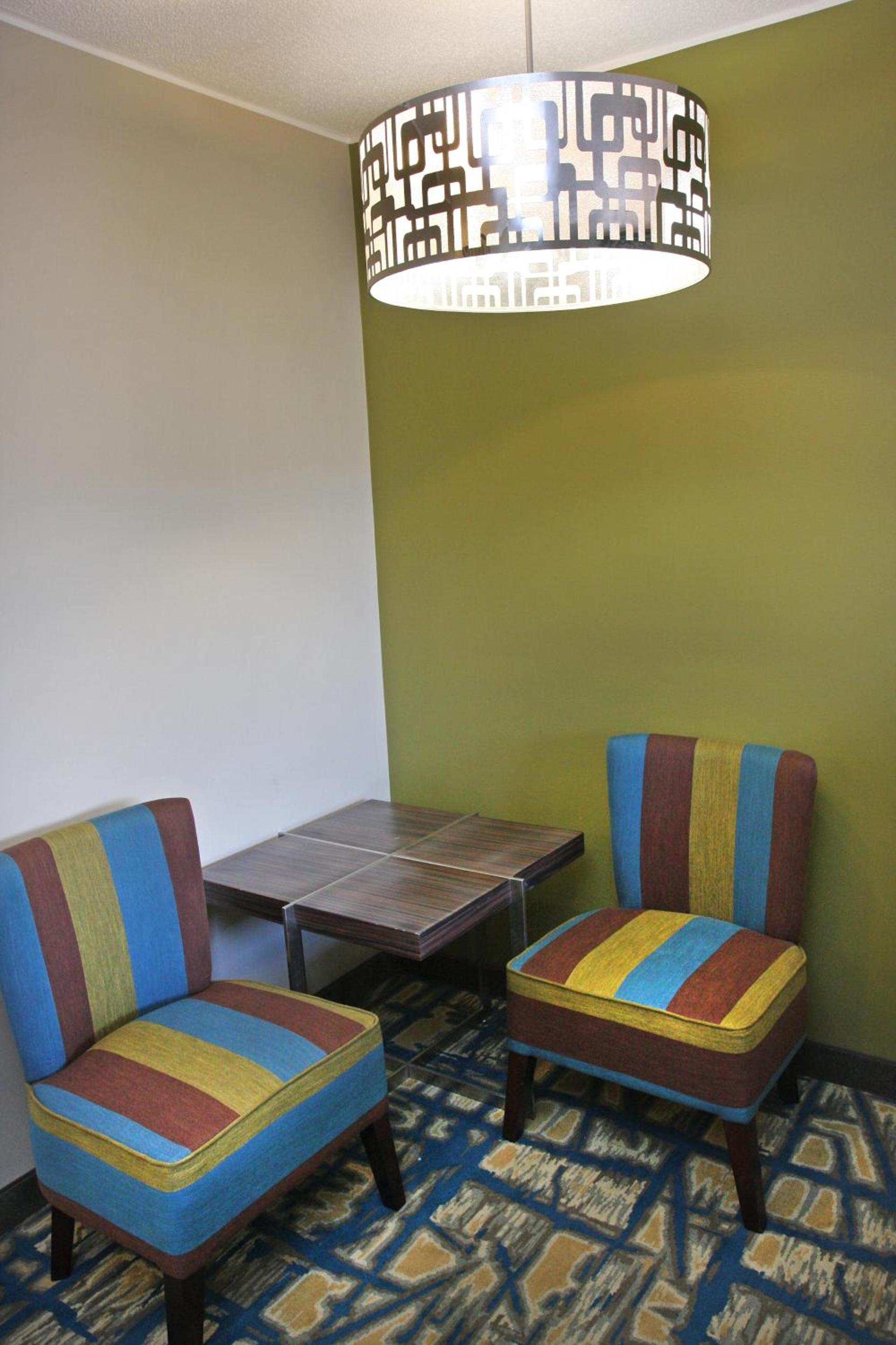 Gateway Inn and Suites photo 11