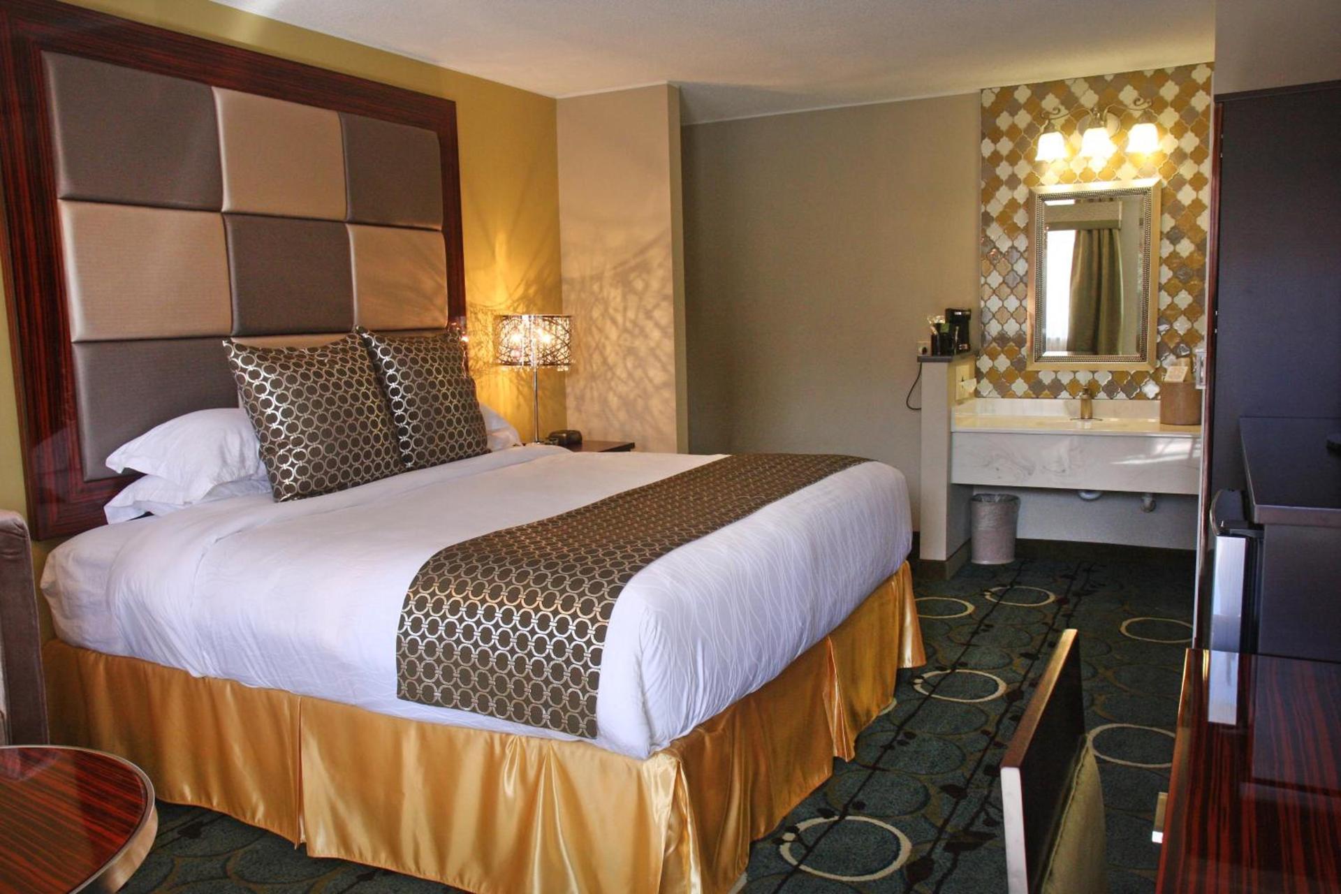 Gateway Inn and Suites photo 12