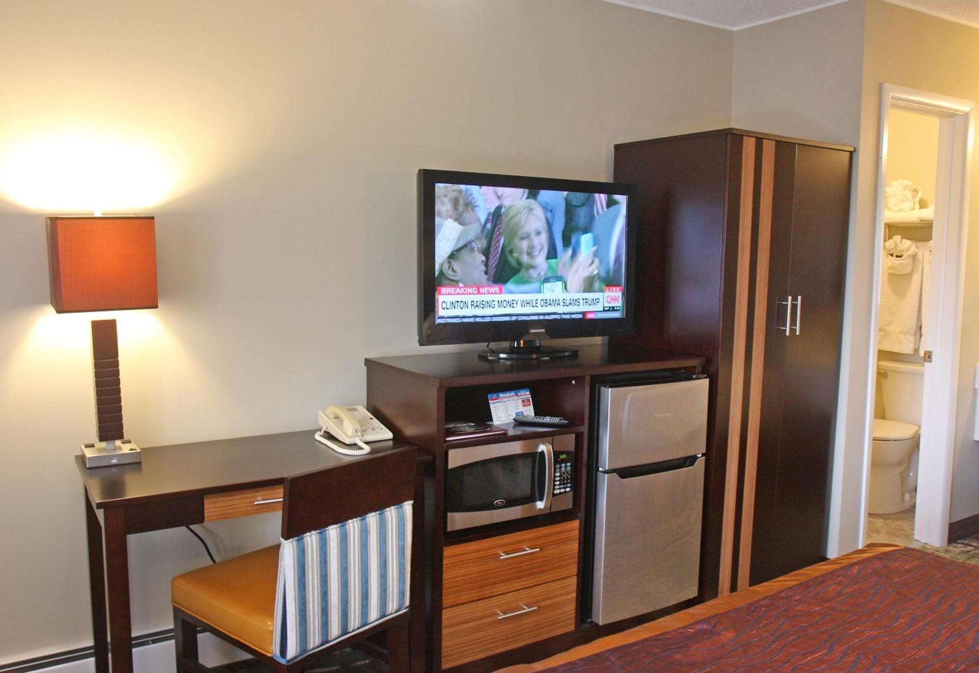 Gateway Inn and Suites photo 36