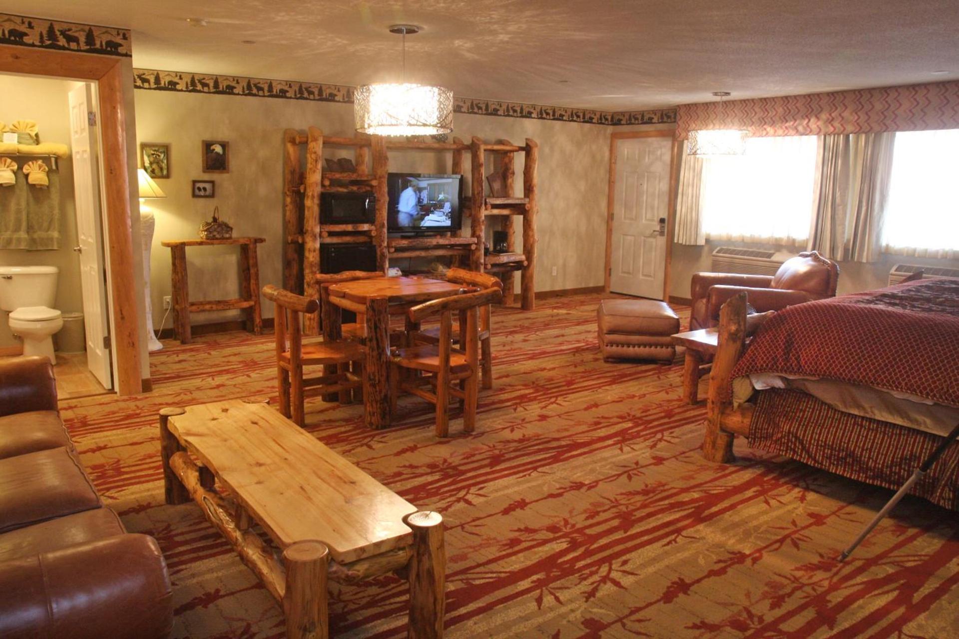 Gateway Inn and Suites photo 75