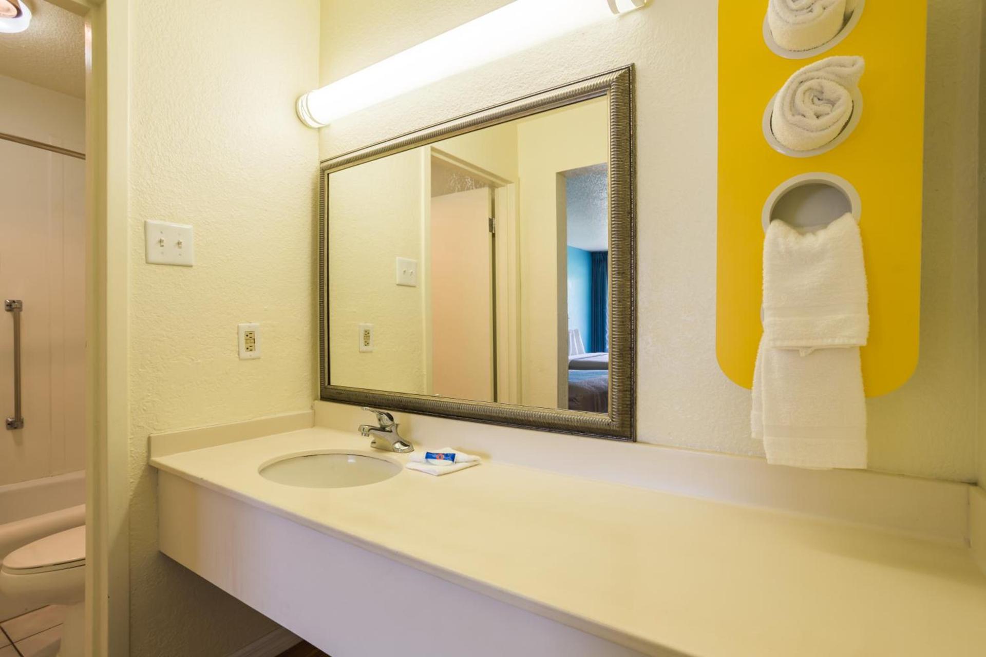 Motel 6-Spring Hill, FL - Weeki Wachee photo 11