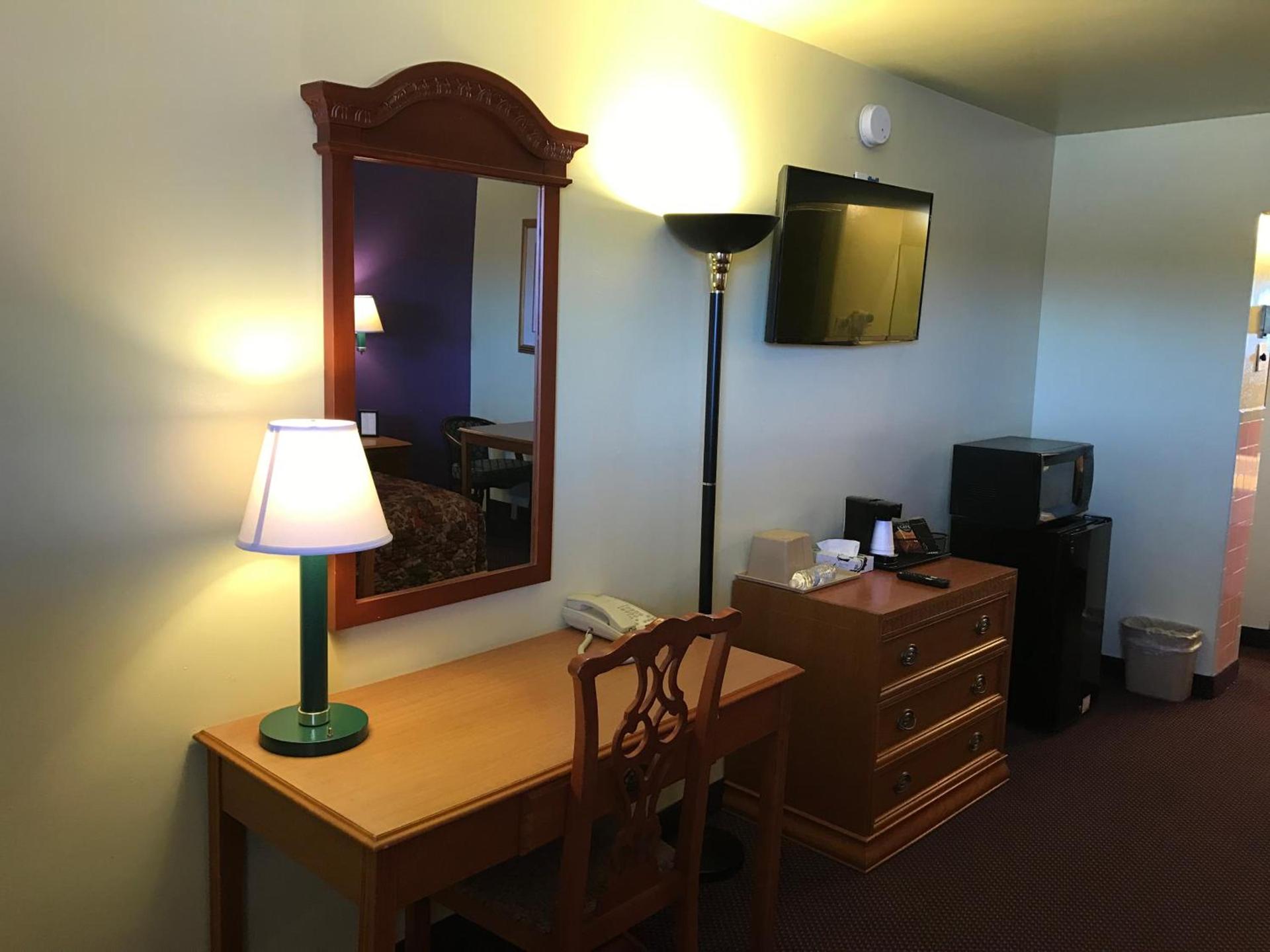 Shamrock Country Inn photo 32