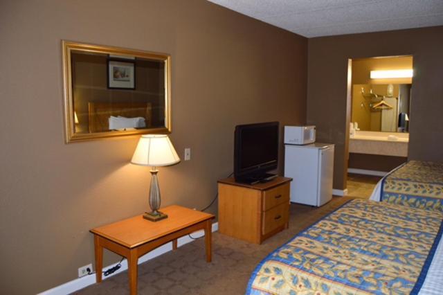 Americas Best Value Inn Laredo photo 26