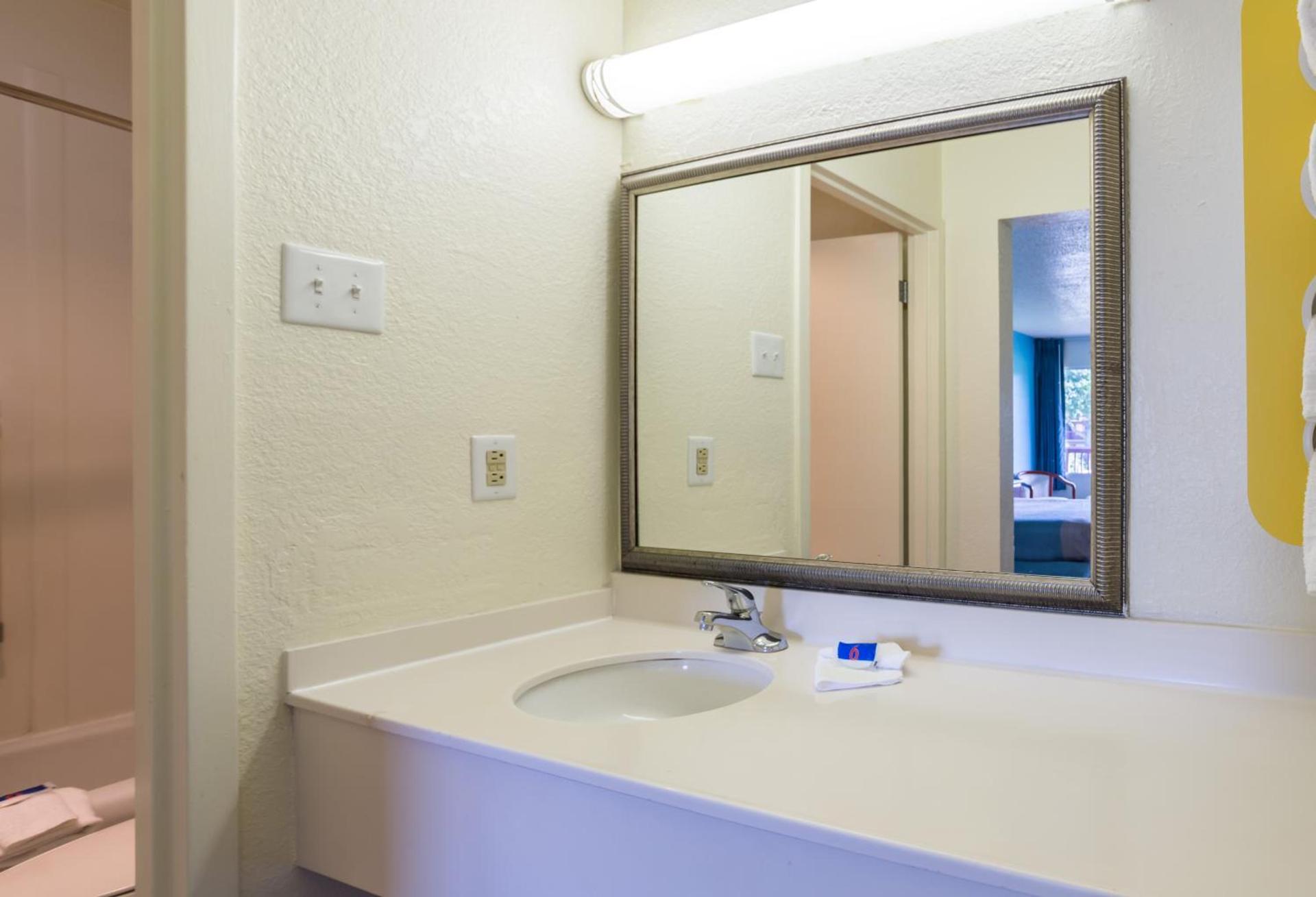 Motel 6-Spring Hill, FL - Weeki Wachee photo 24