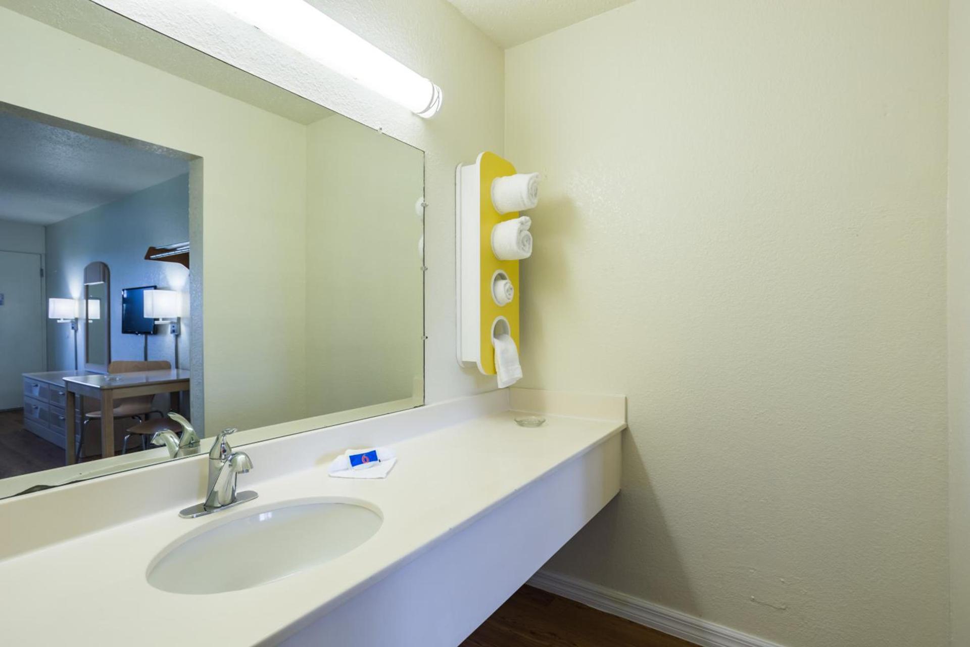 Motel 6-Spring Hill, FL - Weeki Wachee photo 47