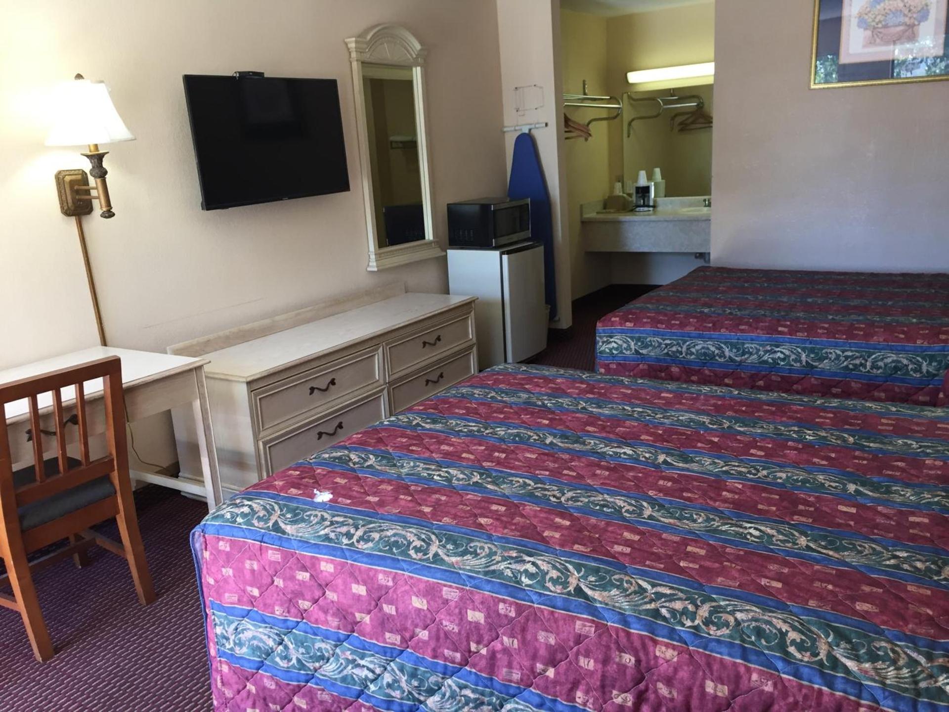 Relax Inn photo 11