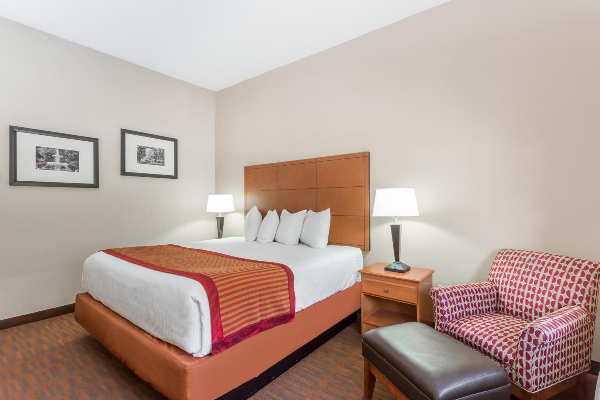Baymont by Wyndham Savannah/Garden City photo 7