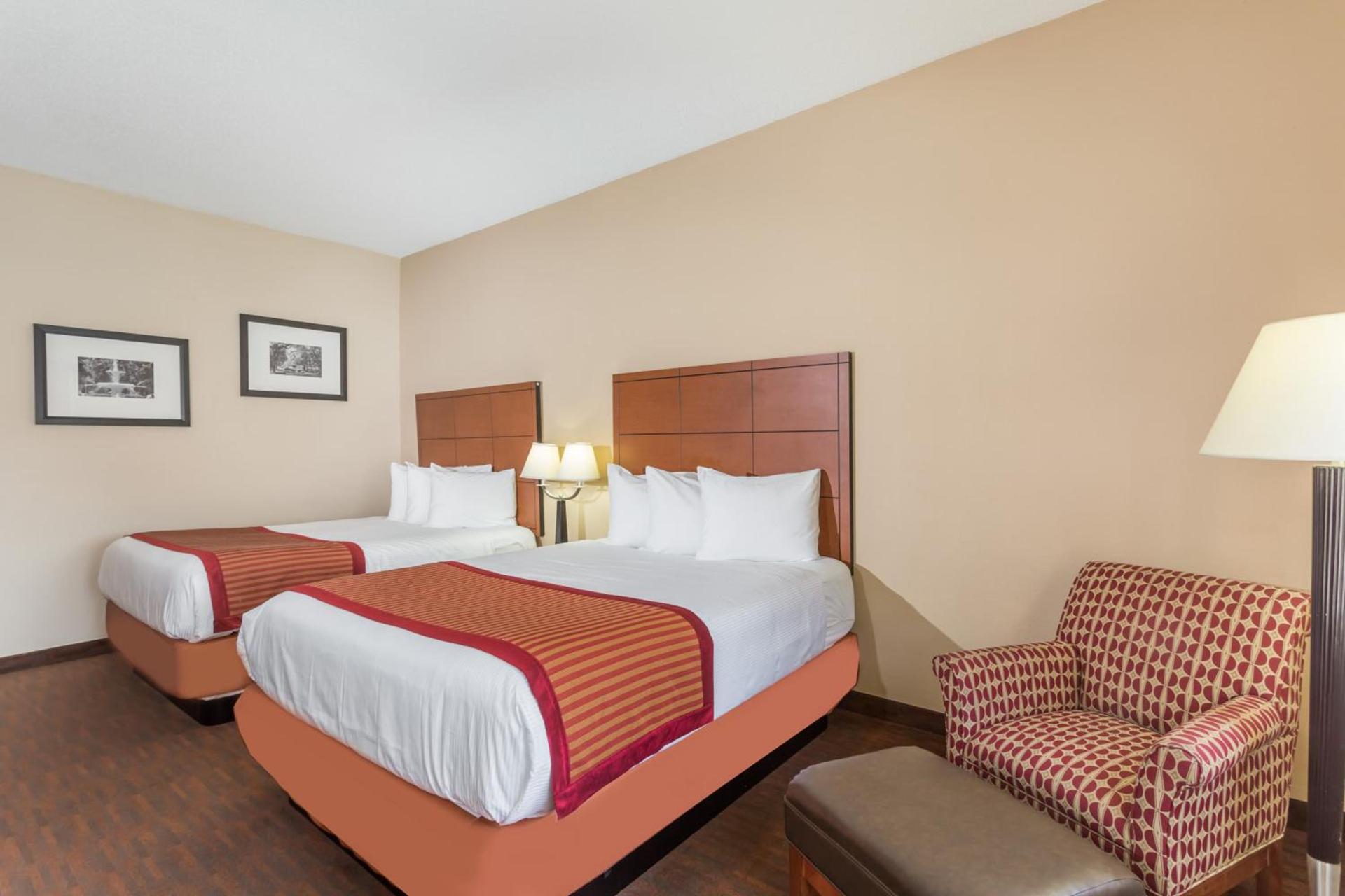 Baymont by Wyndham Savannah/Garden City photo 9
