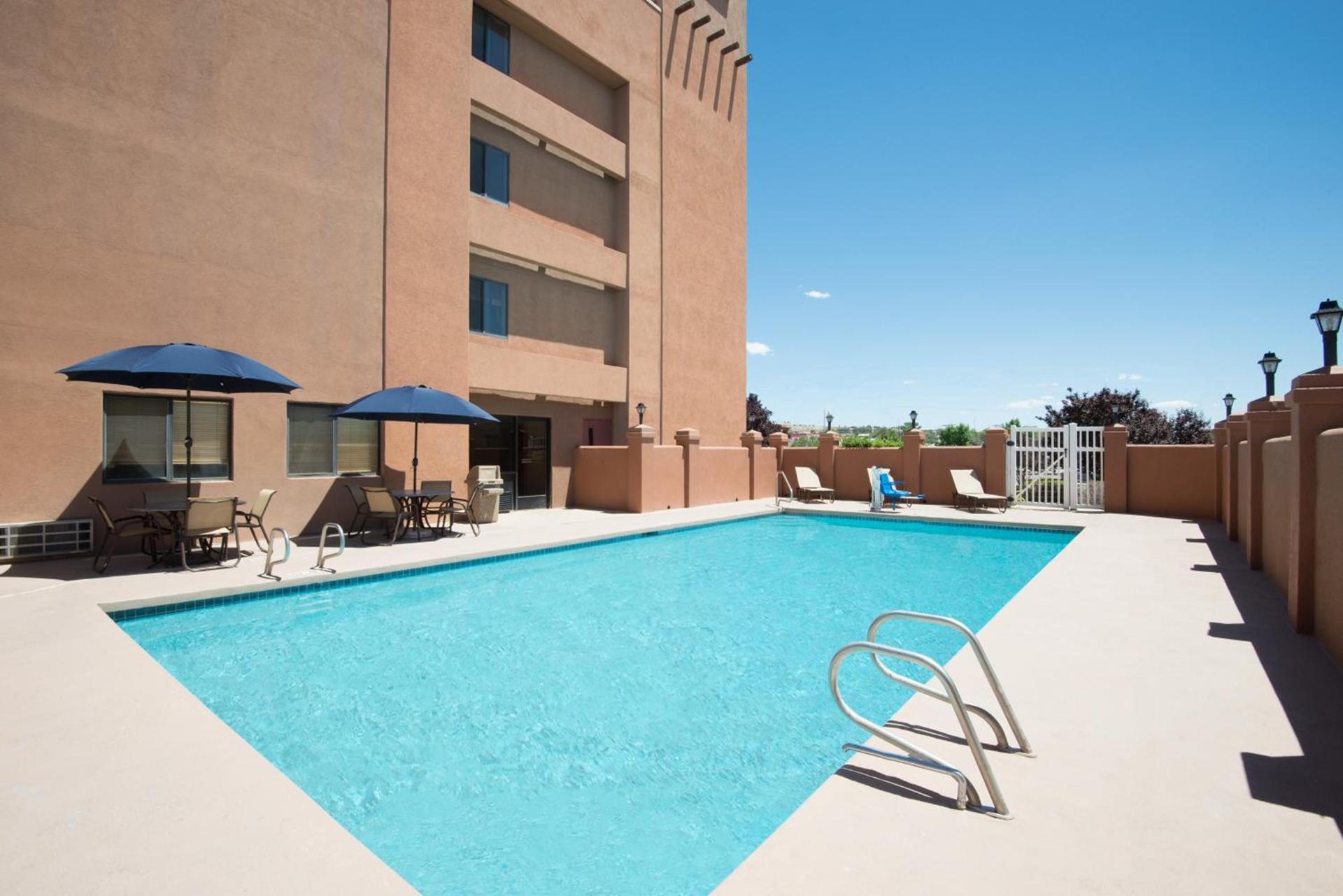 Hawthorn Suites by Wyndham Albuquerque photo 8