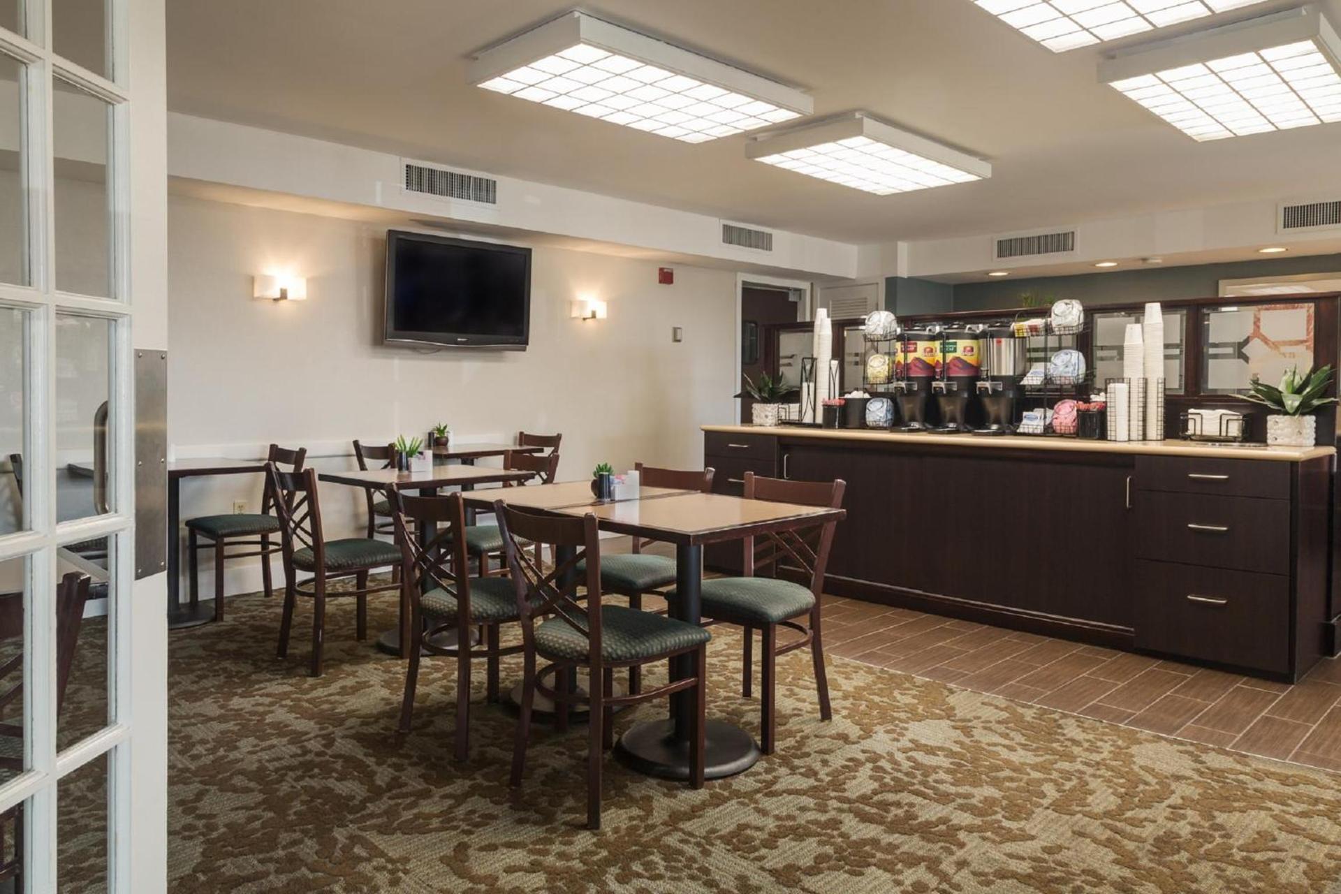 Ramada by Wyndham Boston photo 24