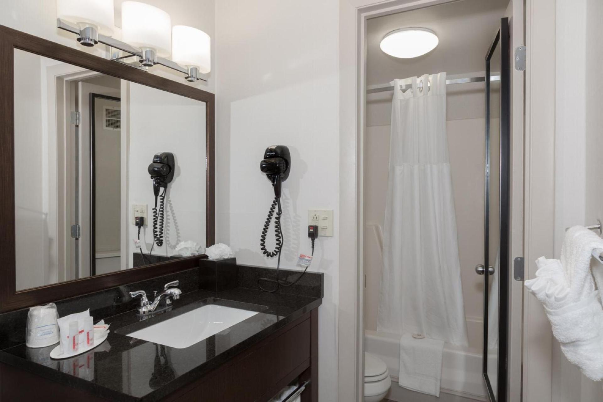 Ramada by Wyndham Boston photo 15