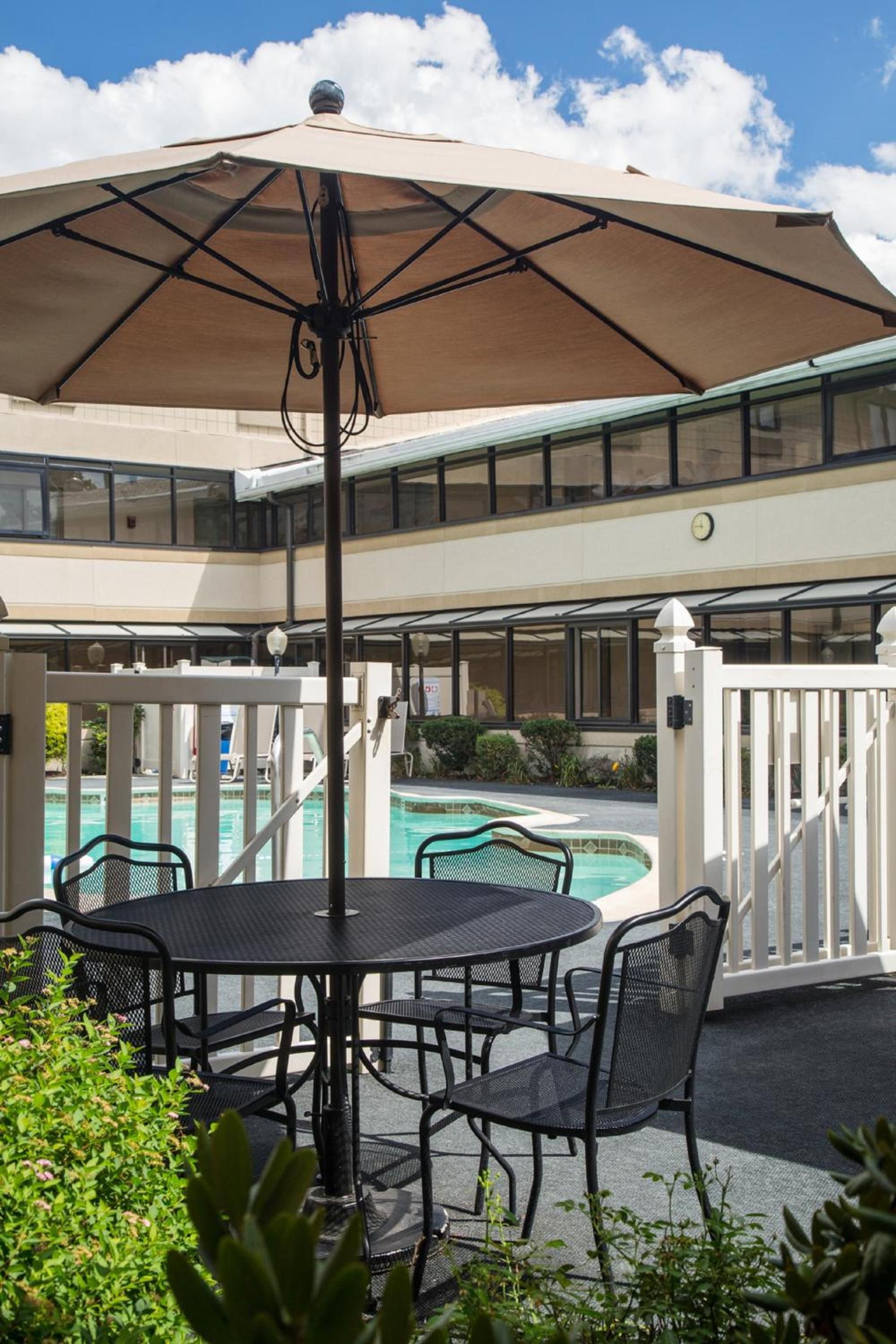 Ramada by Wyndham Boston photo 12
