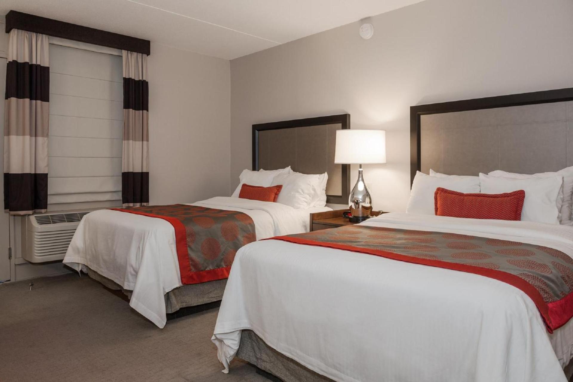 Ramada by Wyndham Boston photo 2