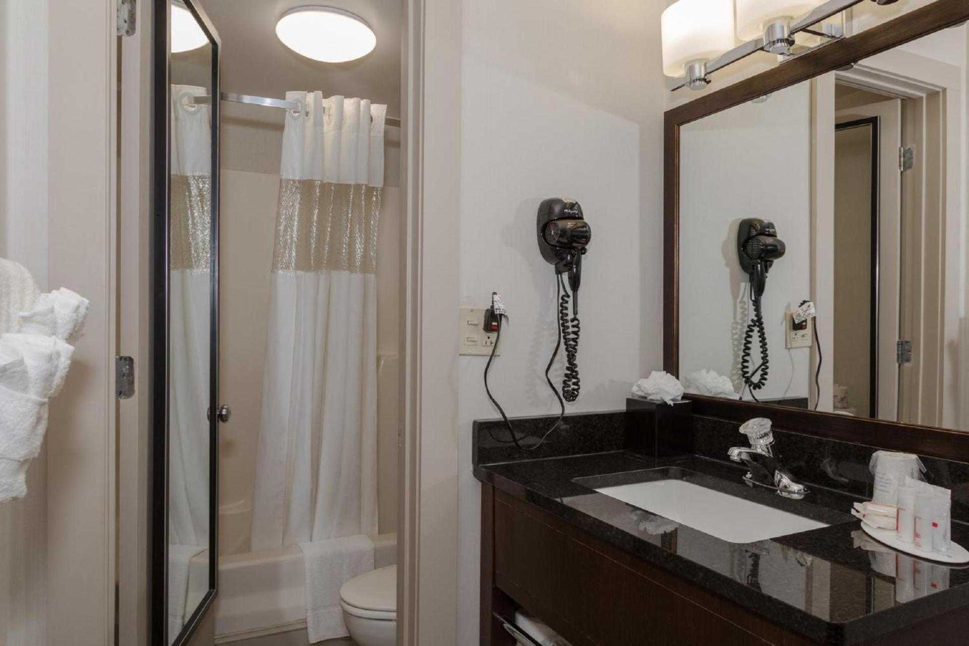 Ramada by Wyndham Boston photo 10