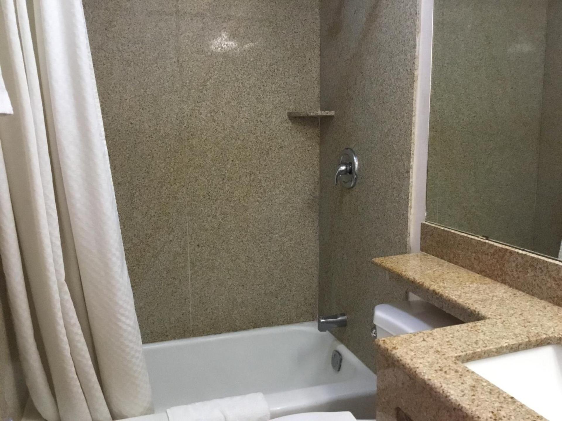 Budget Inn Plainview photo 48