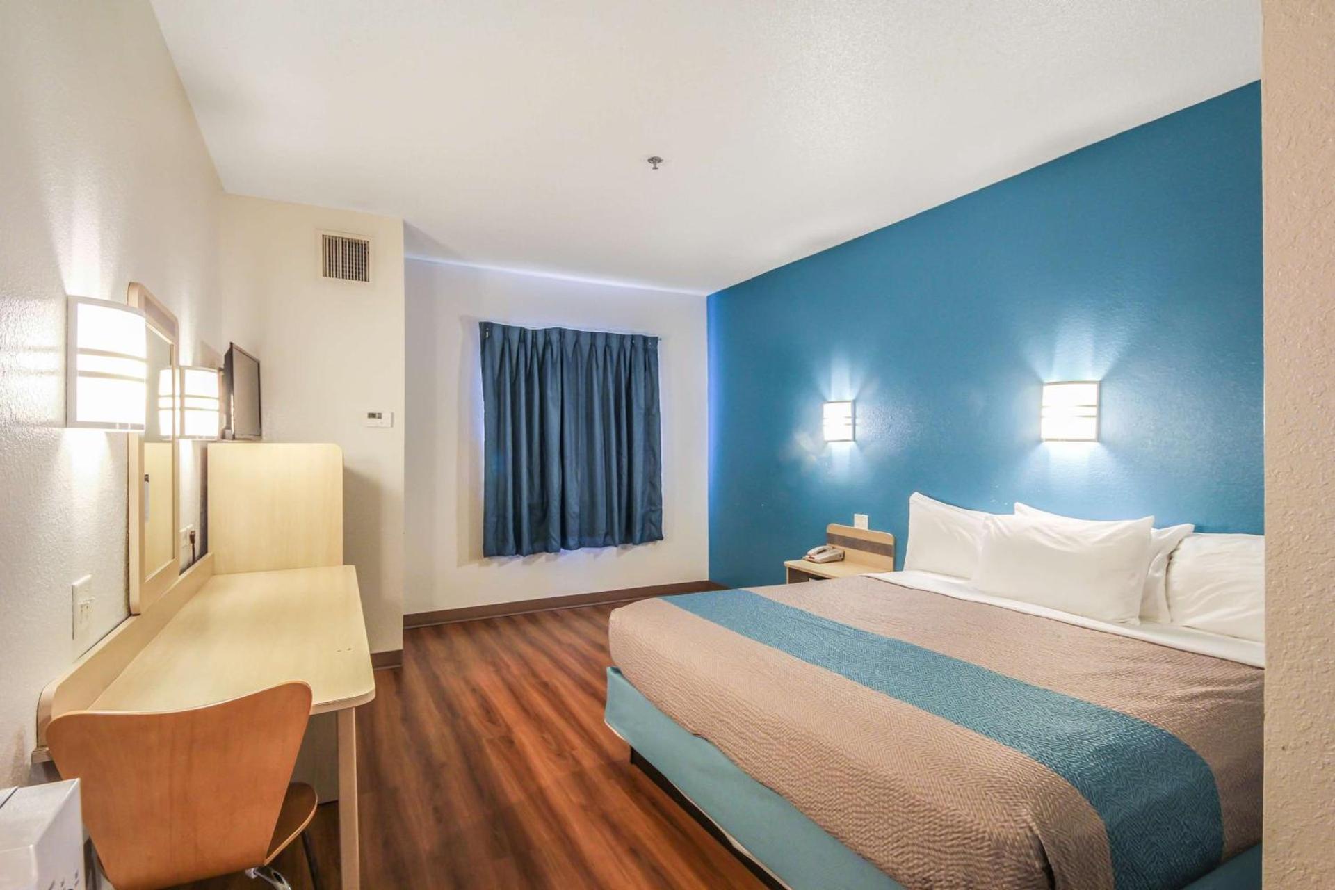 Motel 6 New Braunfels photo 51