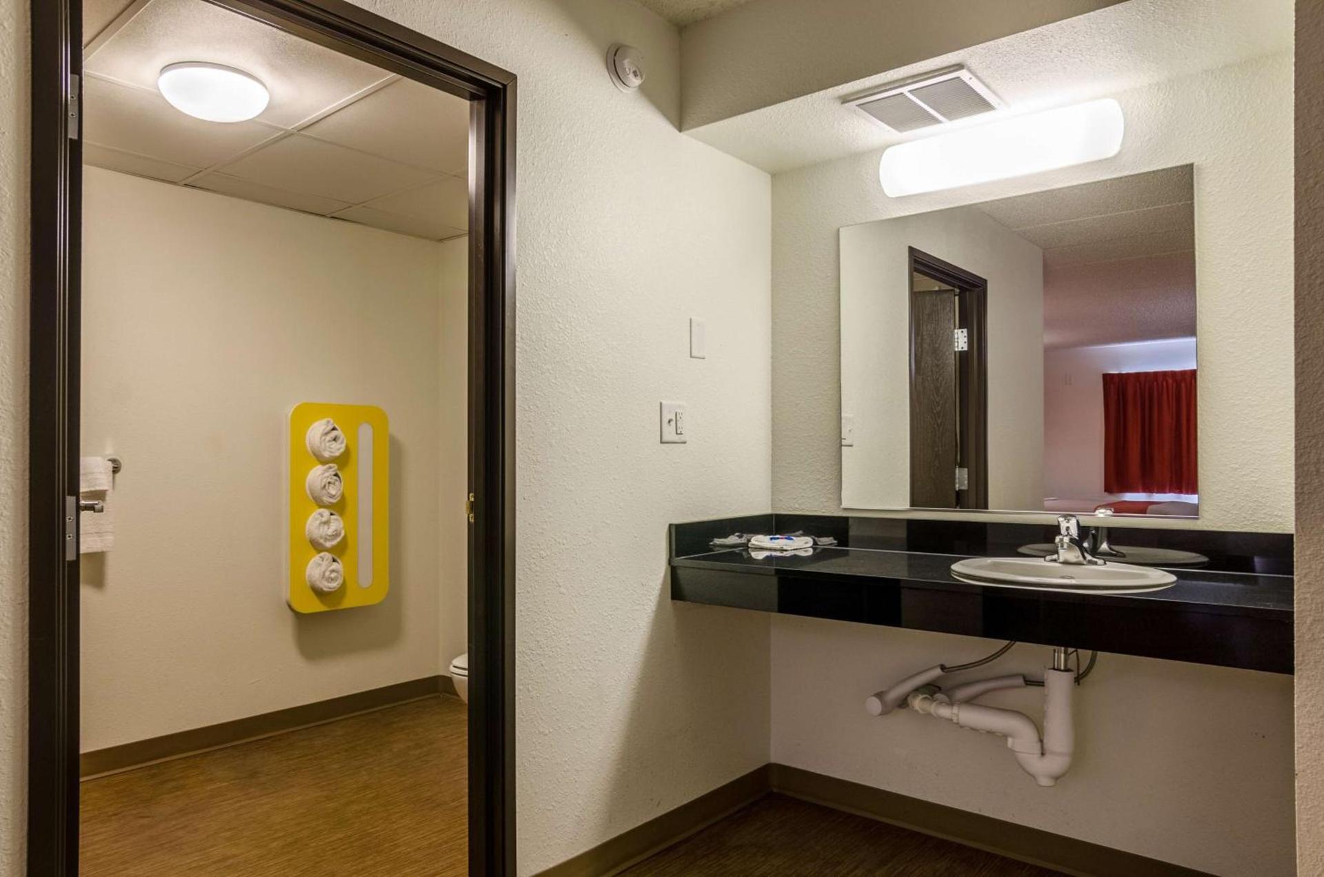 Motel 6-York, NE photo 64